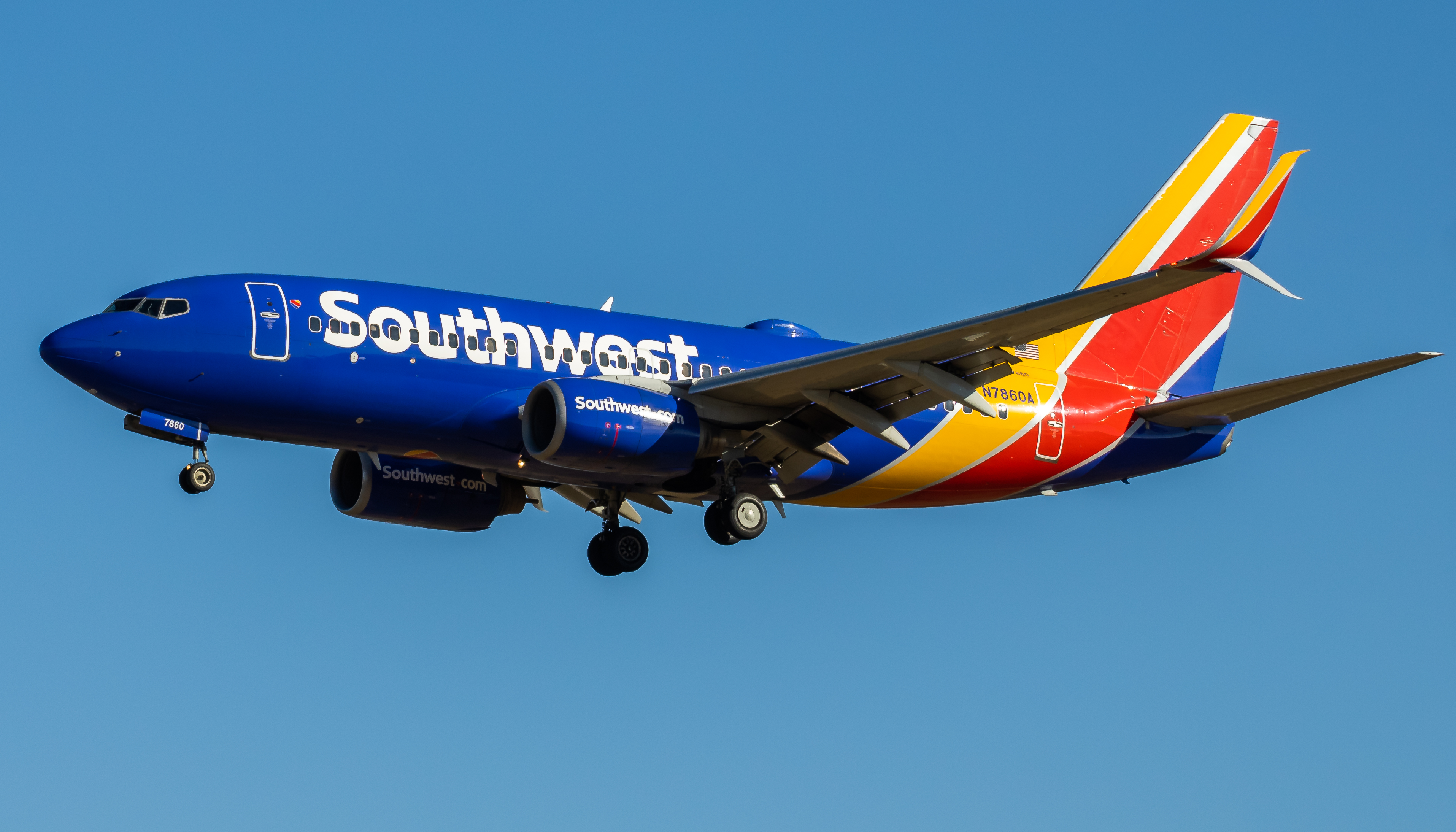 Full size: Southwest Airlines Boeing 737-700 N7860A at Baltimore/Washington International Thurgood Marshall Airport