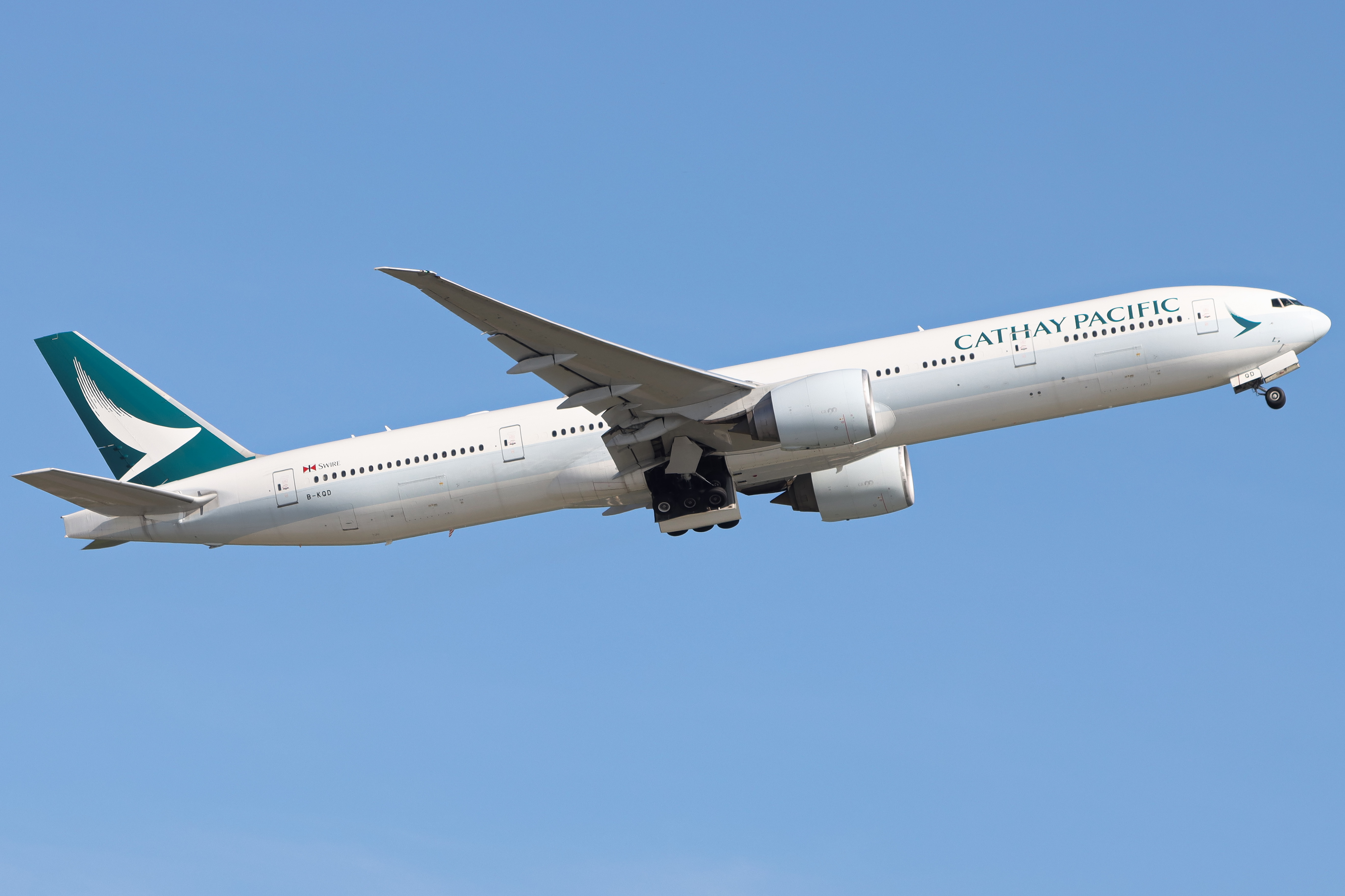 Full size: Cathay Pacific Boeing 777-300ER B-KQD at Hong Kong International Airport