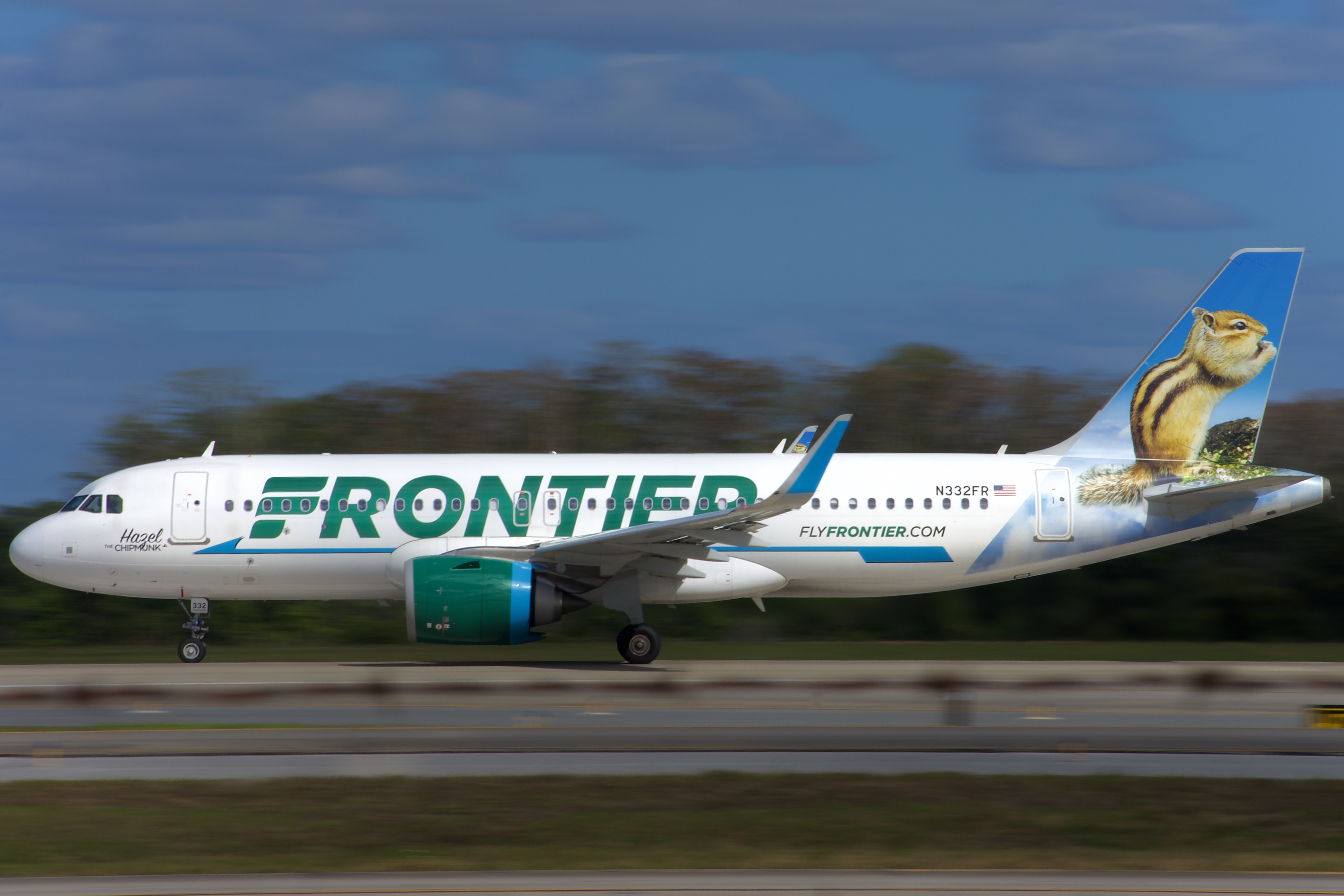 Full size: Frontier Airlines Airbus A320NEO N332FR at Orlando International Airport