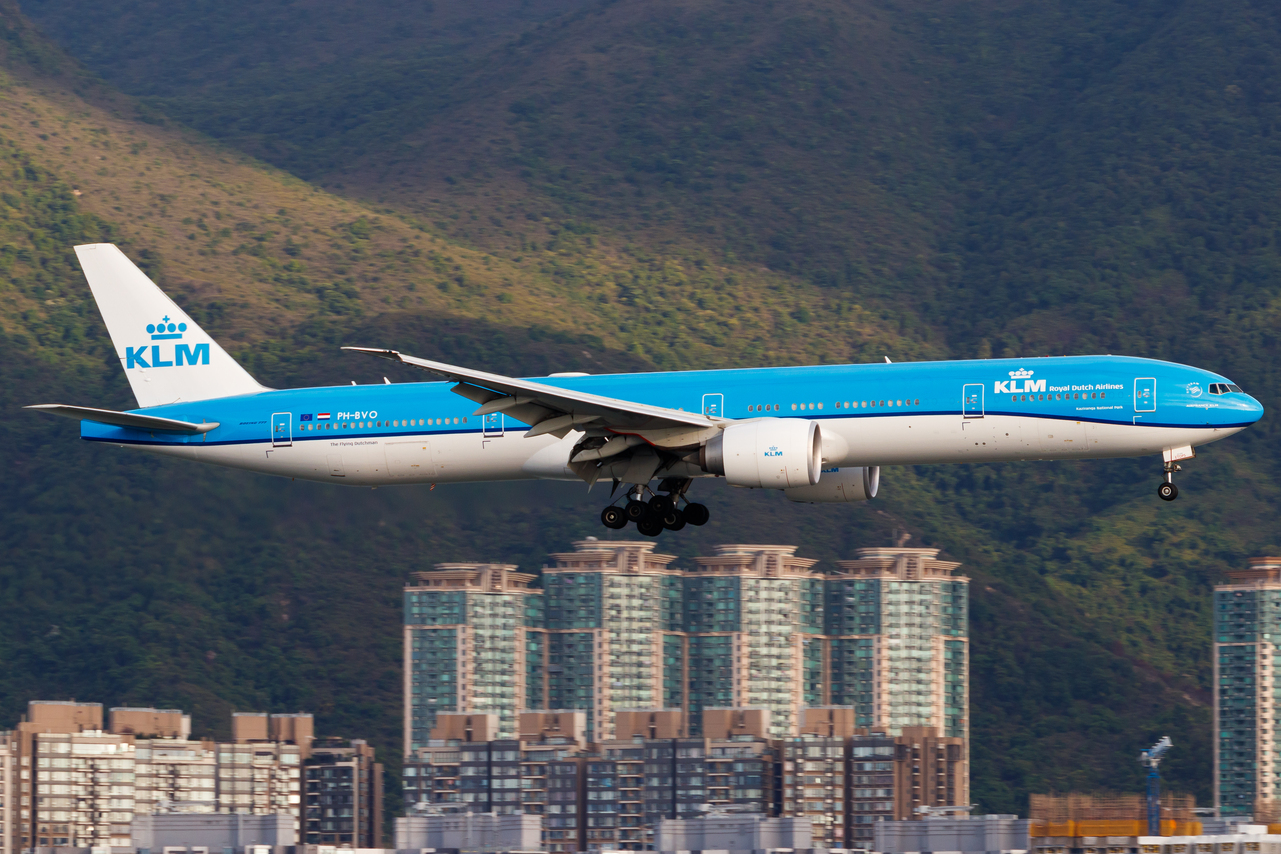 Full size: KLM Boeing 777-300ER PH-BVO at Hong Kong International Airport