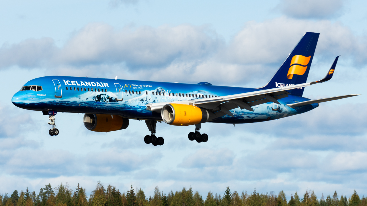 Full size: Icelandair Boeing 757-200 TF-FIR at Helsinki Vantaa Airport