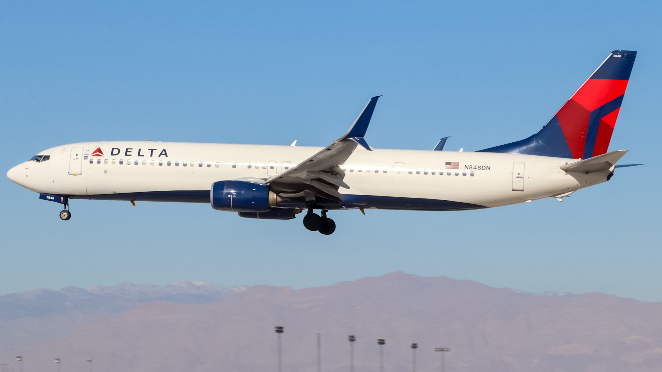 Full size: Delta Airlines Boeing 737-900ER N848DN at Harry Reid International Airport