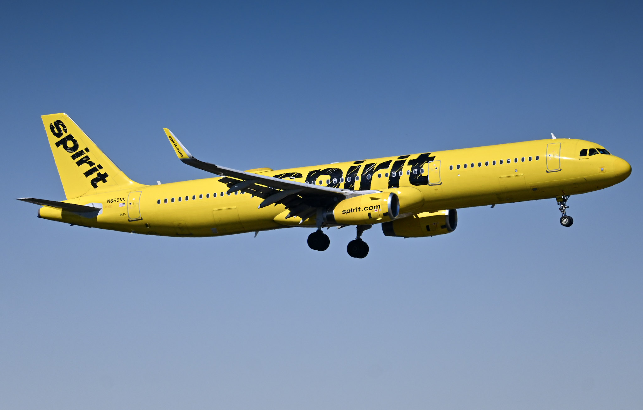 Full size: Spirit Airlines Airbus A321-200 N665NK at Hartsfield-Jackson Atlanta International Airport