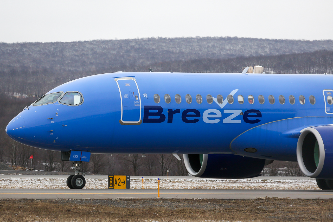 Full size: Breeze Airways Airbus A220-300 N218BZ at Avoca Wilkes-Barre/Scranton International Airport