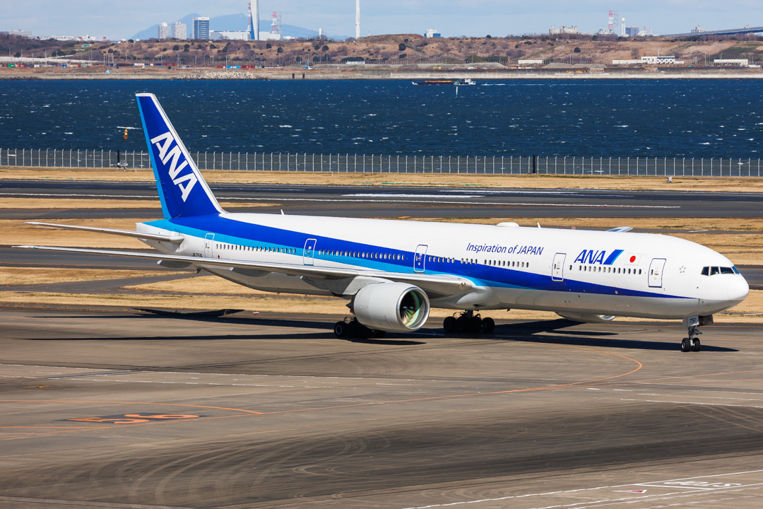 Full size: All Nippon Airways Boeing 777-300 JA751A at Tokyo-Haneda Airport