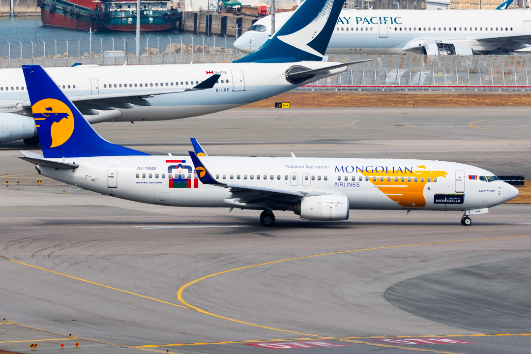 Full size: MIAT Mongolian Airlines Boeing 737-800 JU-1088 at Hong Kong International Airport