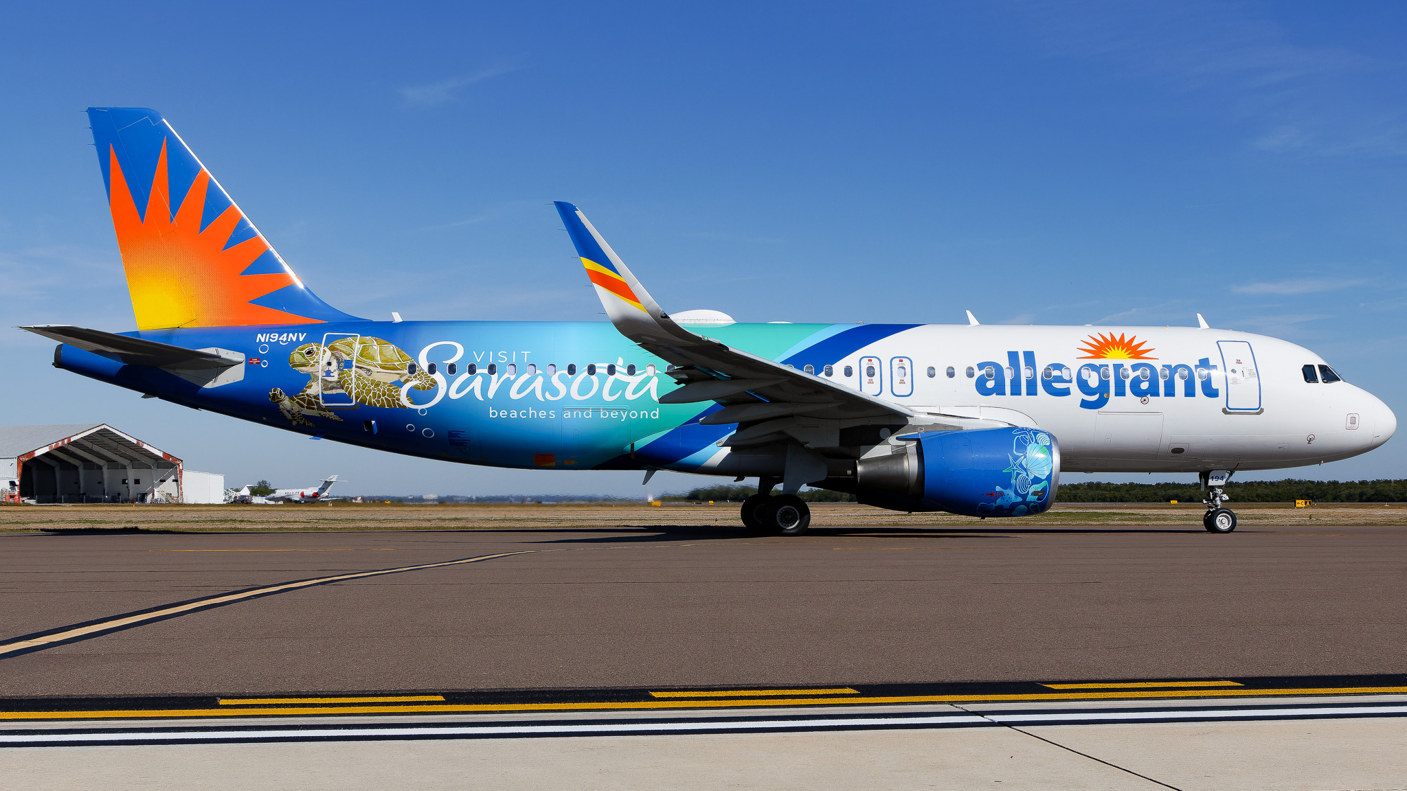 Full size: Allegiant Air Airbus A320 N194NV at St. Petersburg Clearwater International Airport