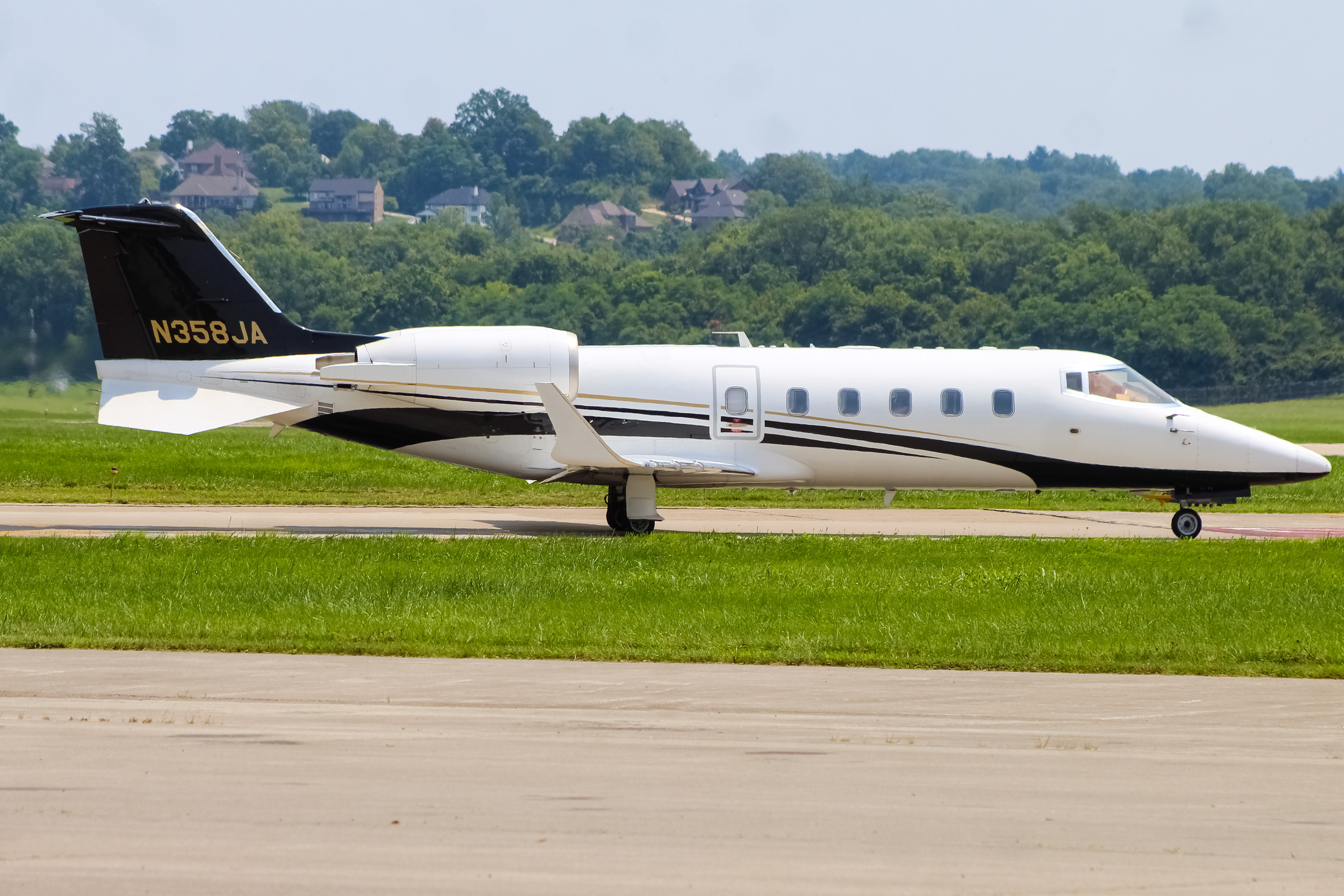 Full size: PRIVATE  Learjet 60 N358JA at Cincinnati Municipal Airport/Lunken Field