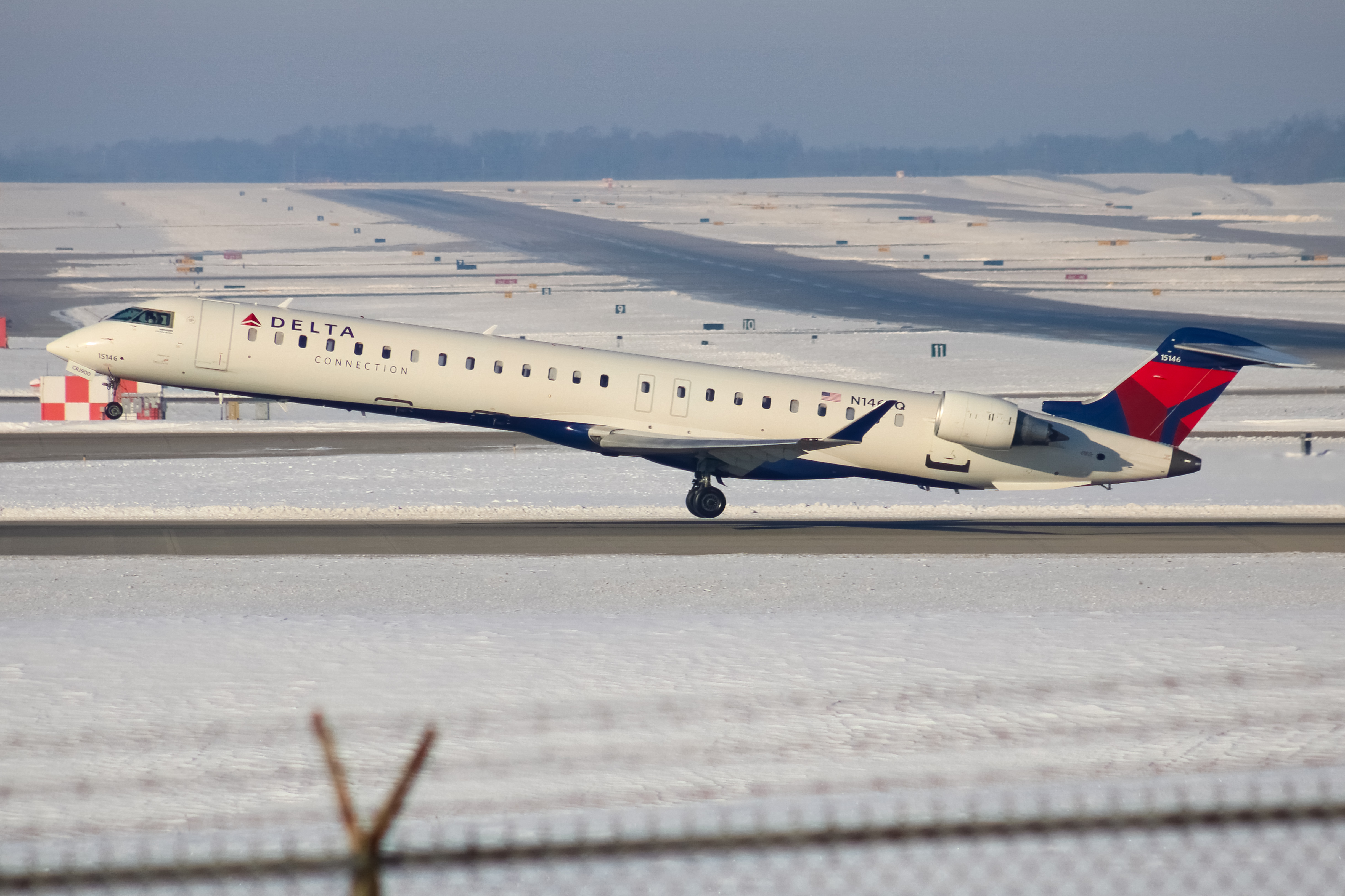 Full size: Delta Connection Mitsubishi CRJ-900 N146PQ at Cincinnati/Northern Kentucky International Airport