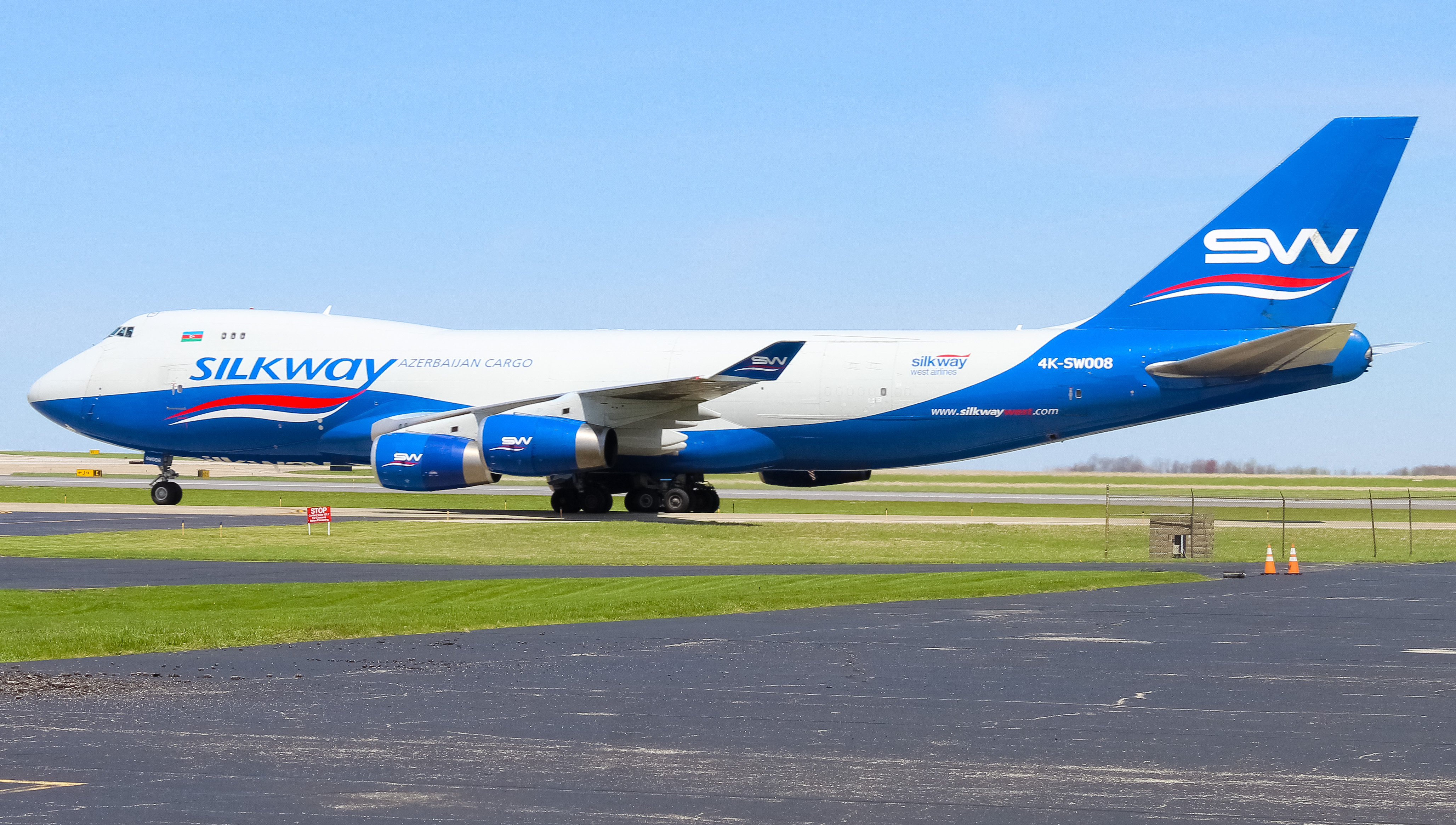 Full size: Silk Way West Airlines Boeing 747-400F 4K-SW008 at Cincinnati/Northern Kentucky International Airport