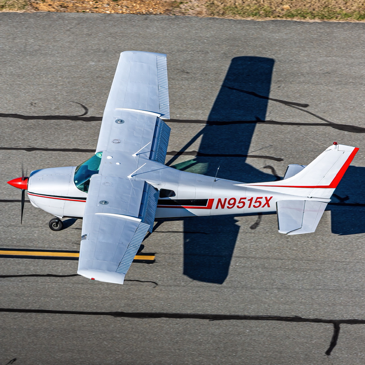 Full size: PRIVATE Cessna 210 N9515X at Frederick Municipal Airport