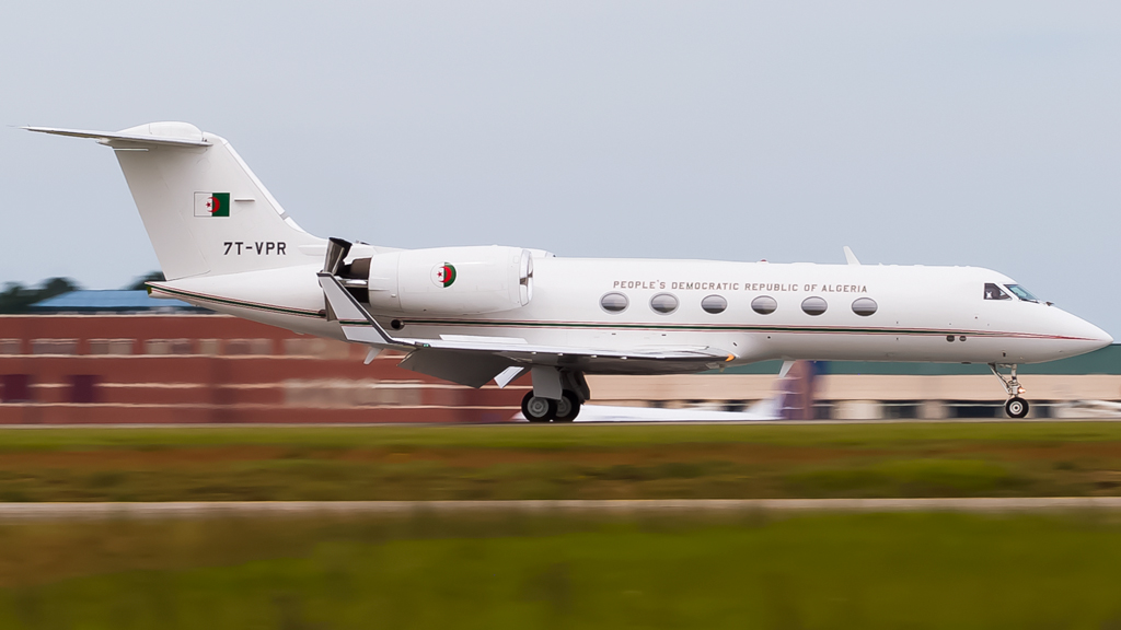 Full size: Algerian Government  Gulfstream IV 7T-VPR at Savannah/Hilton Head International Airport