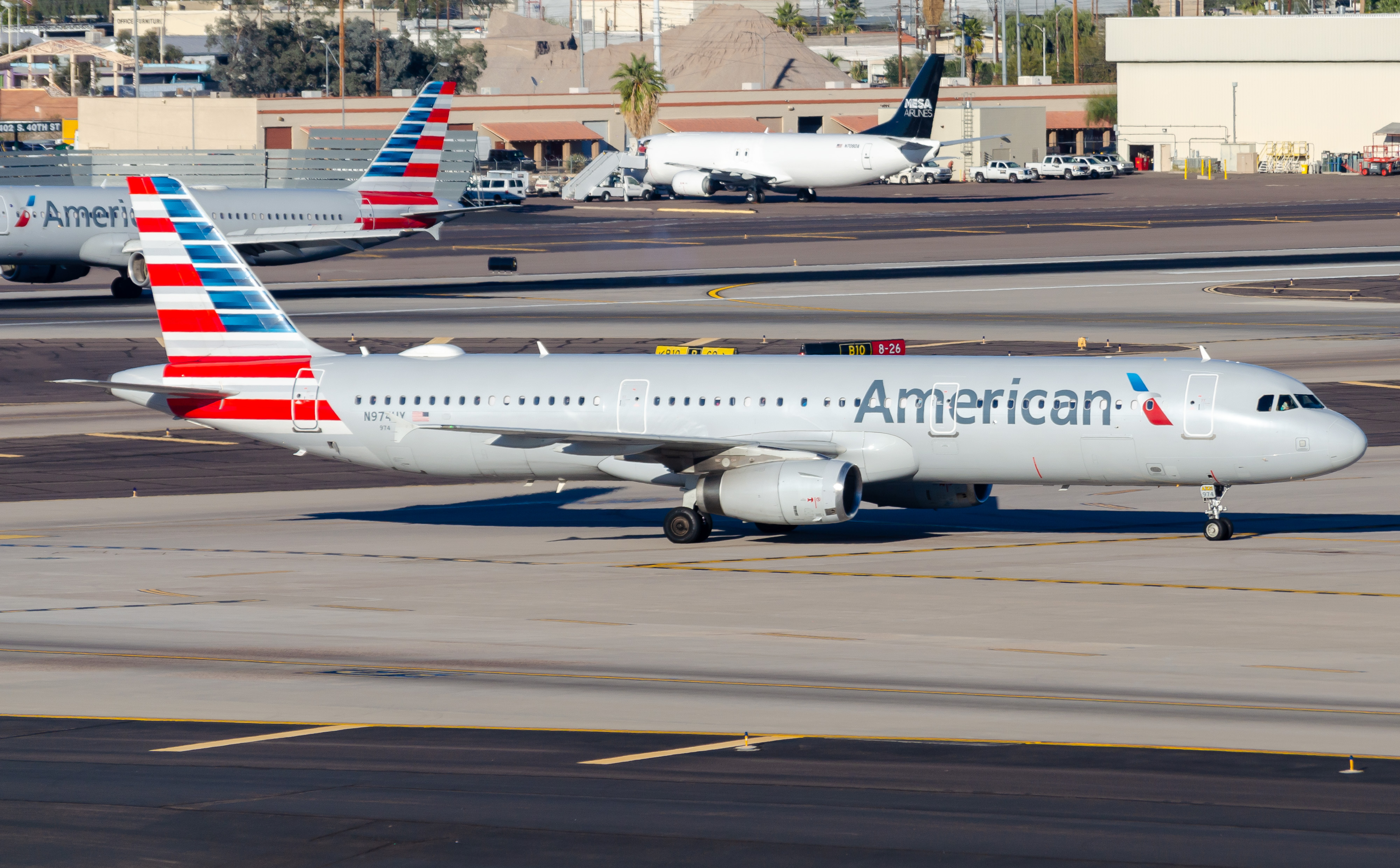 Full size: American Airlines Airbus A321-200 N974UY at Phoenix Sky Harbor International Airport