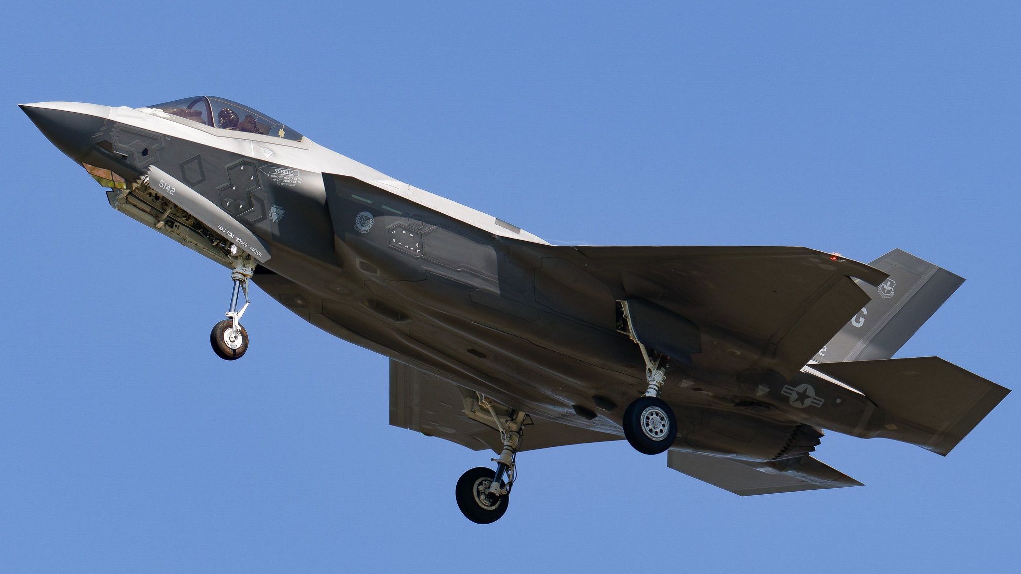Full size: USAF - United States Air Force Lockheed Martin F-35 Lightning 15-5142 at Mac Dill AFB