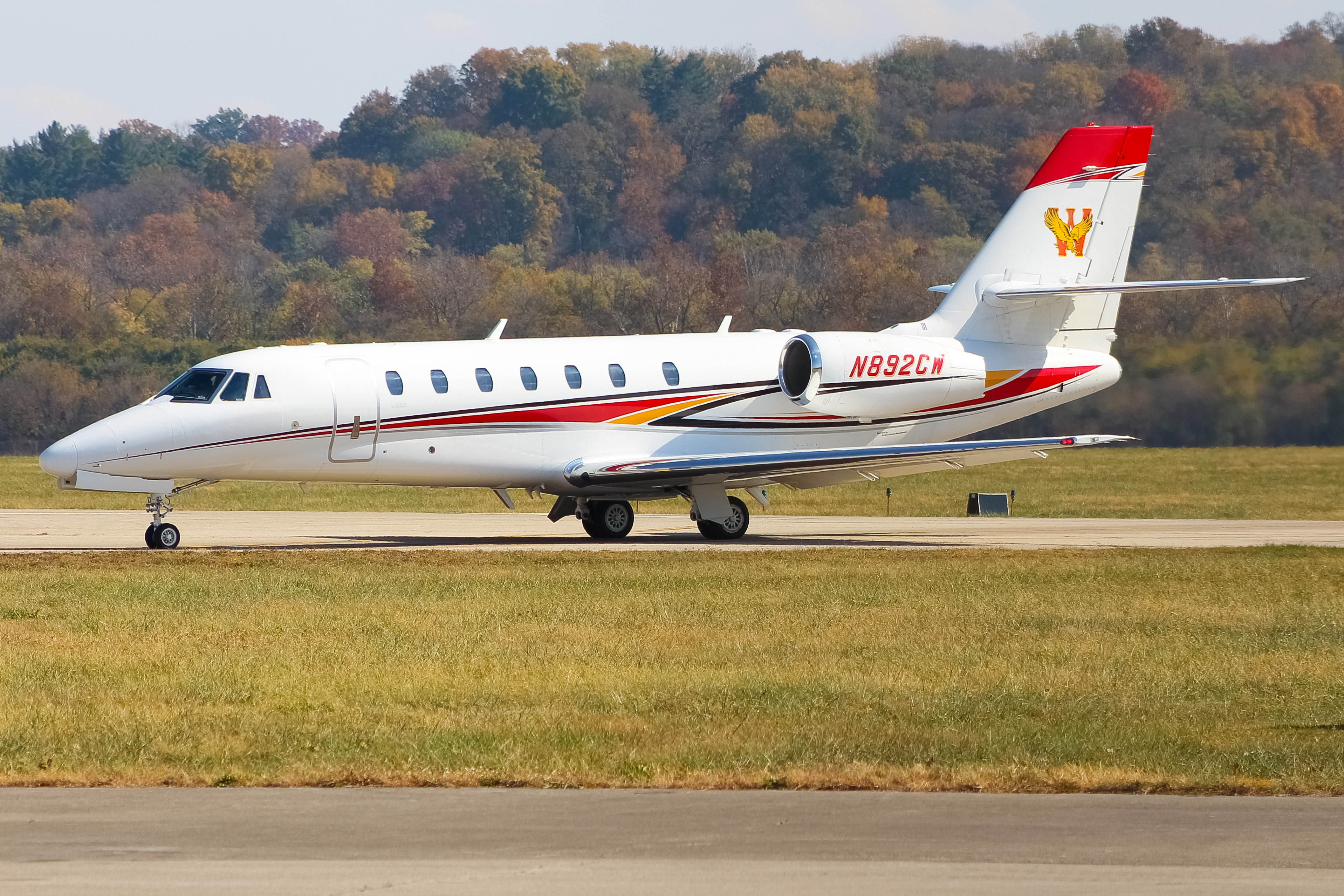 Full size: PRIVATE  Cessna 680 Citation Sovereign  N892CW at Cincinnati Municipal Airport/Lunken Field