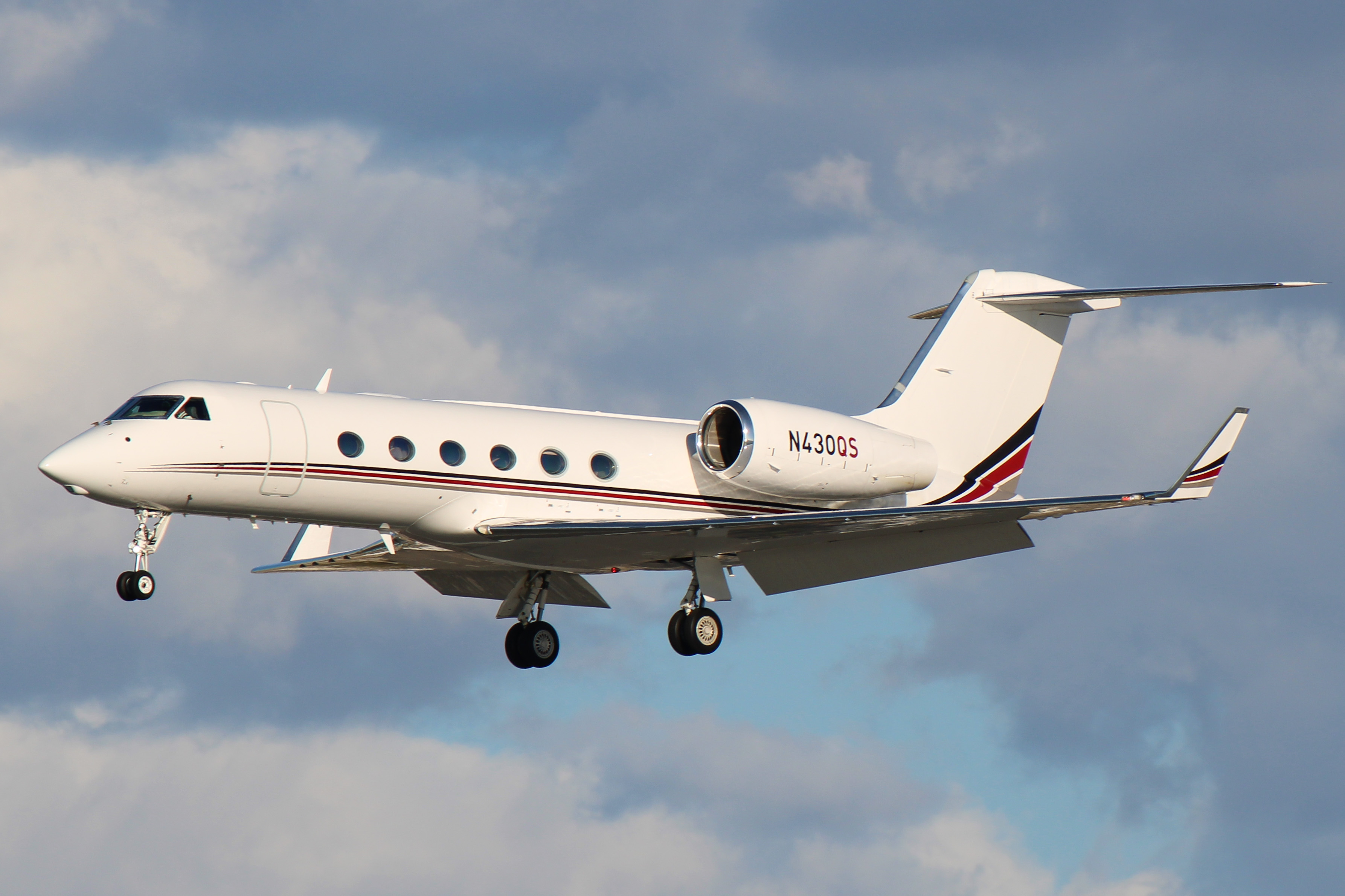 Full size: NetJets Gulfstream IV N430QS at San Diego International Airport