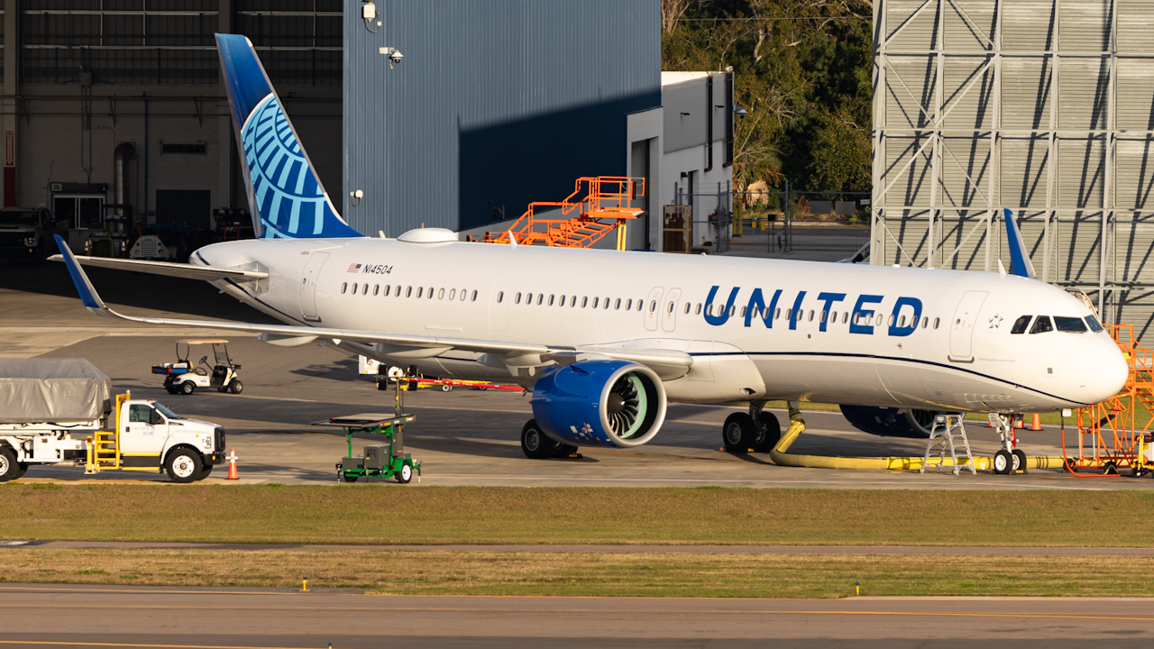 Full size: United Airlines Airbus A321NEO N14504 at Tampa International Airport