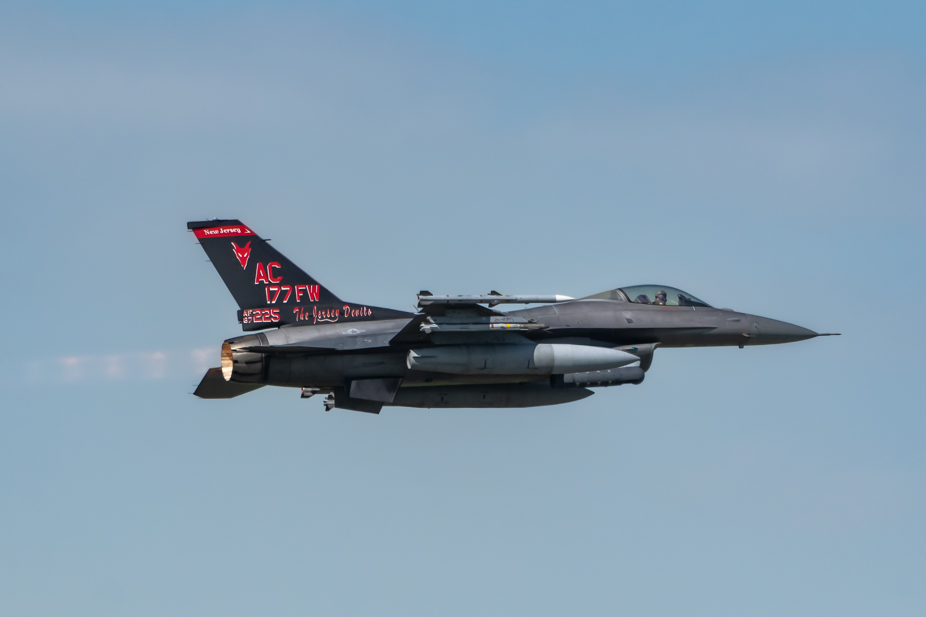 Full size: Air National Guard General Dynamics F-16 Fighting Falcon 87-0225 at Atlantic City International Airport