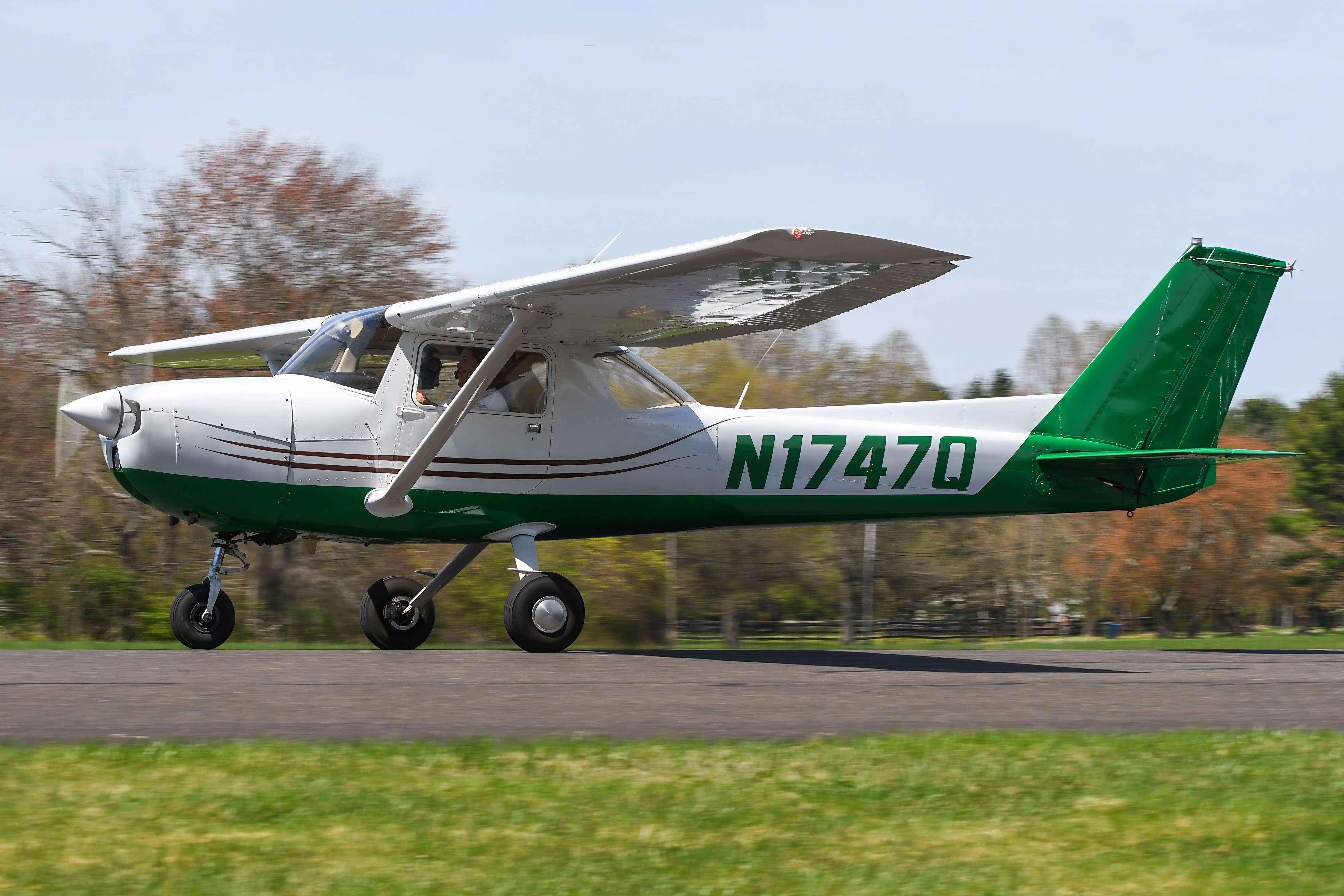 Full size: PRIVATE Cessna 150L N1747Q at Flying W Airport