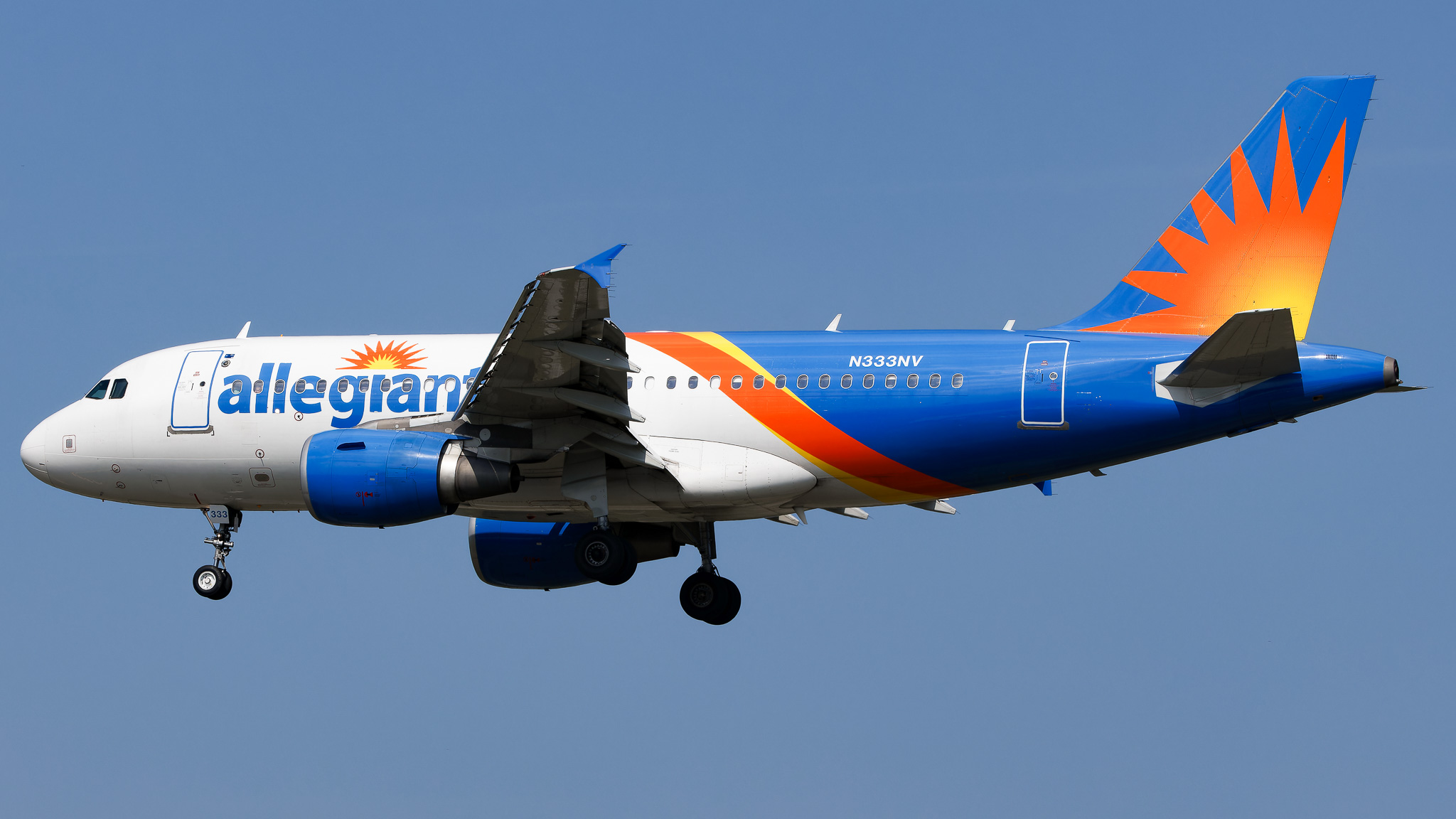Full size: Allegiant Air Airbus A319 N333NV at St. Petersburg Clearwater International Airport