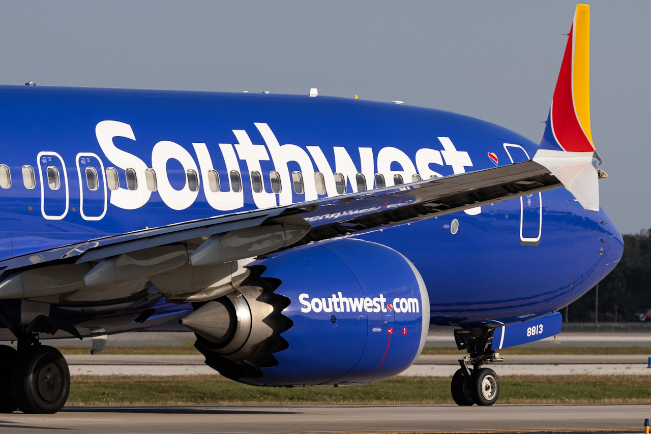 Full size: Southwest Airlines Boeing 737 MAX 8 N8813Q at Orlando International Airport