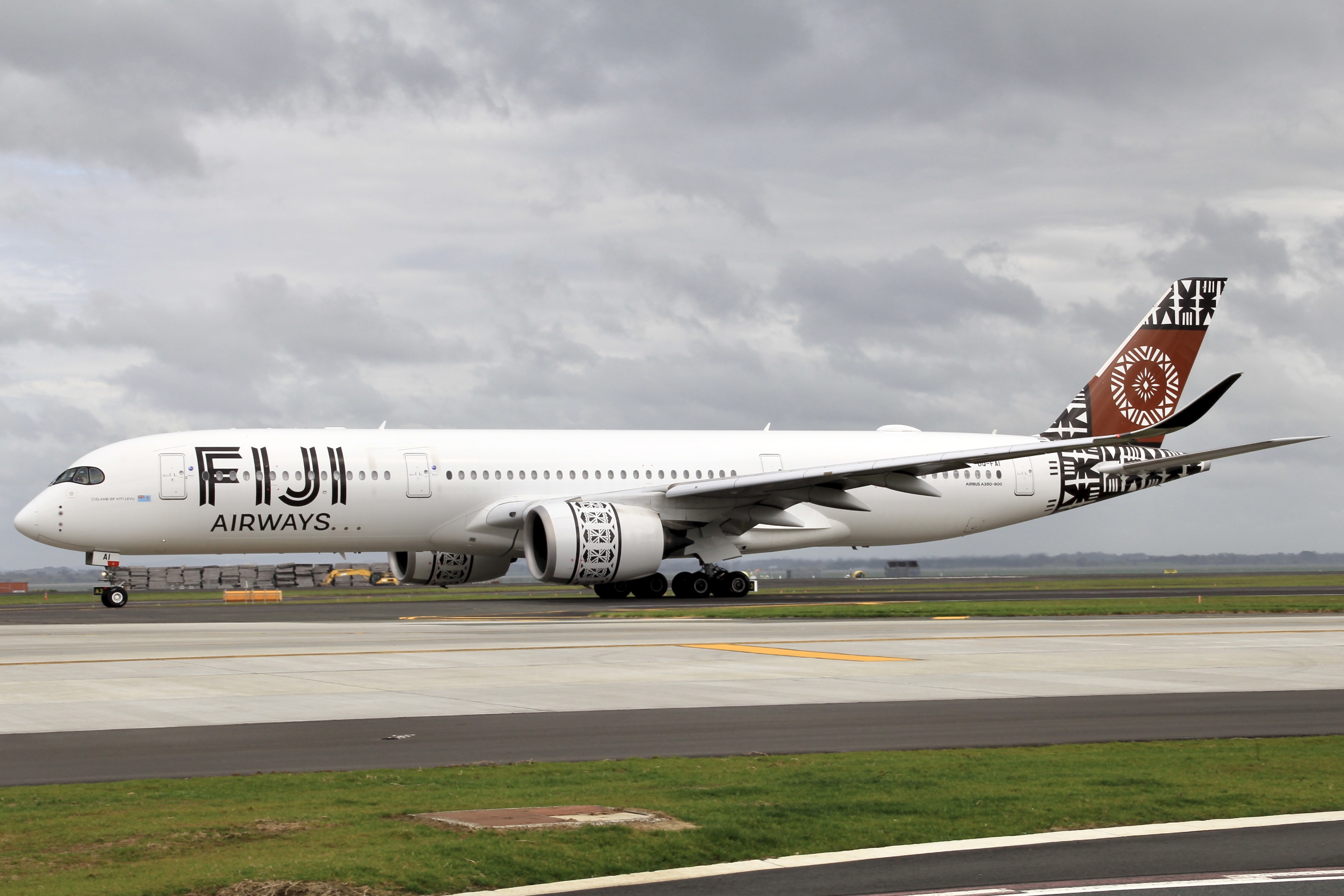 Full size: Fiji Airways Airbus A350-900 DQ-FAI at Auckland International Airport