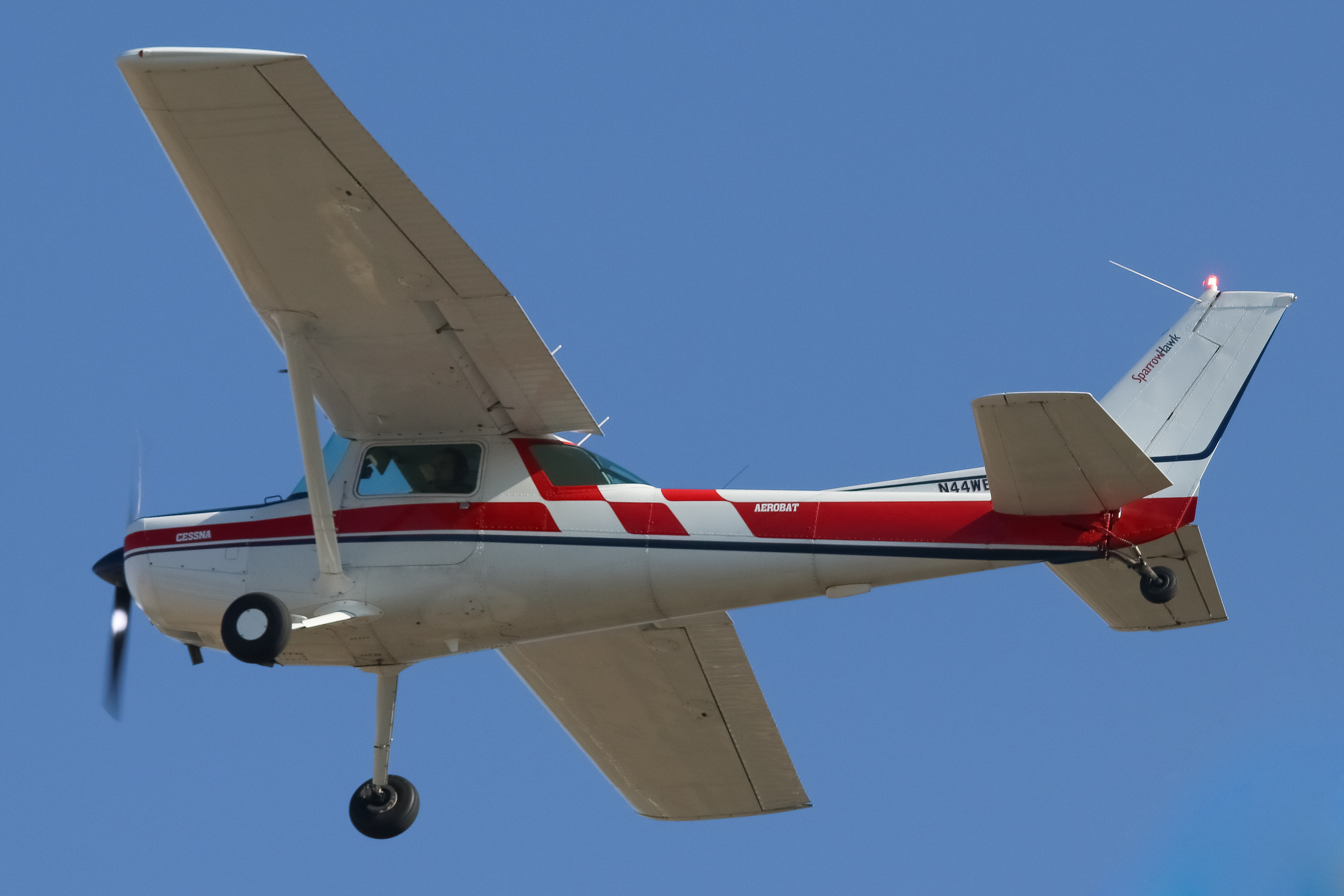 Full size: PRIVATE Cessna 152 AEROBAT N44WB at York Airport