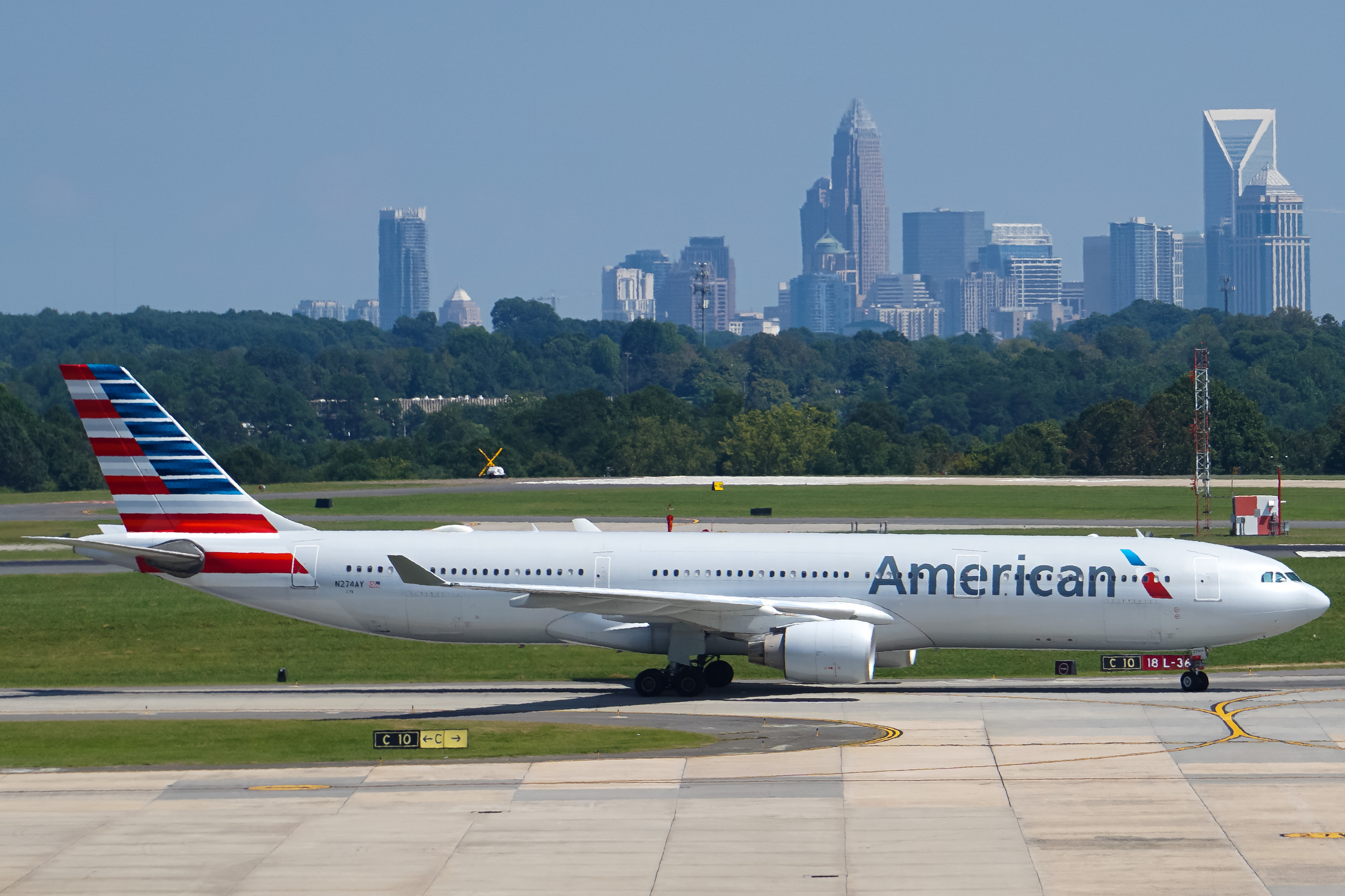Full size: American Airlines  Airbus A330-300 N274AY  at Charlotte/Douglas International Airport