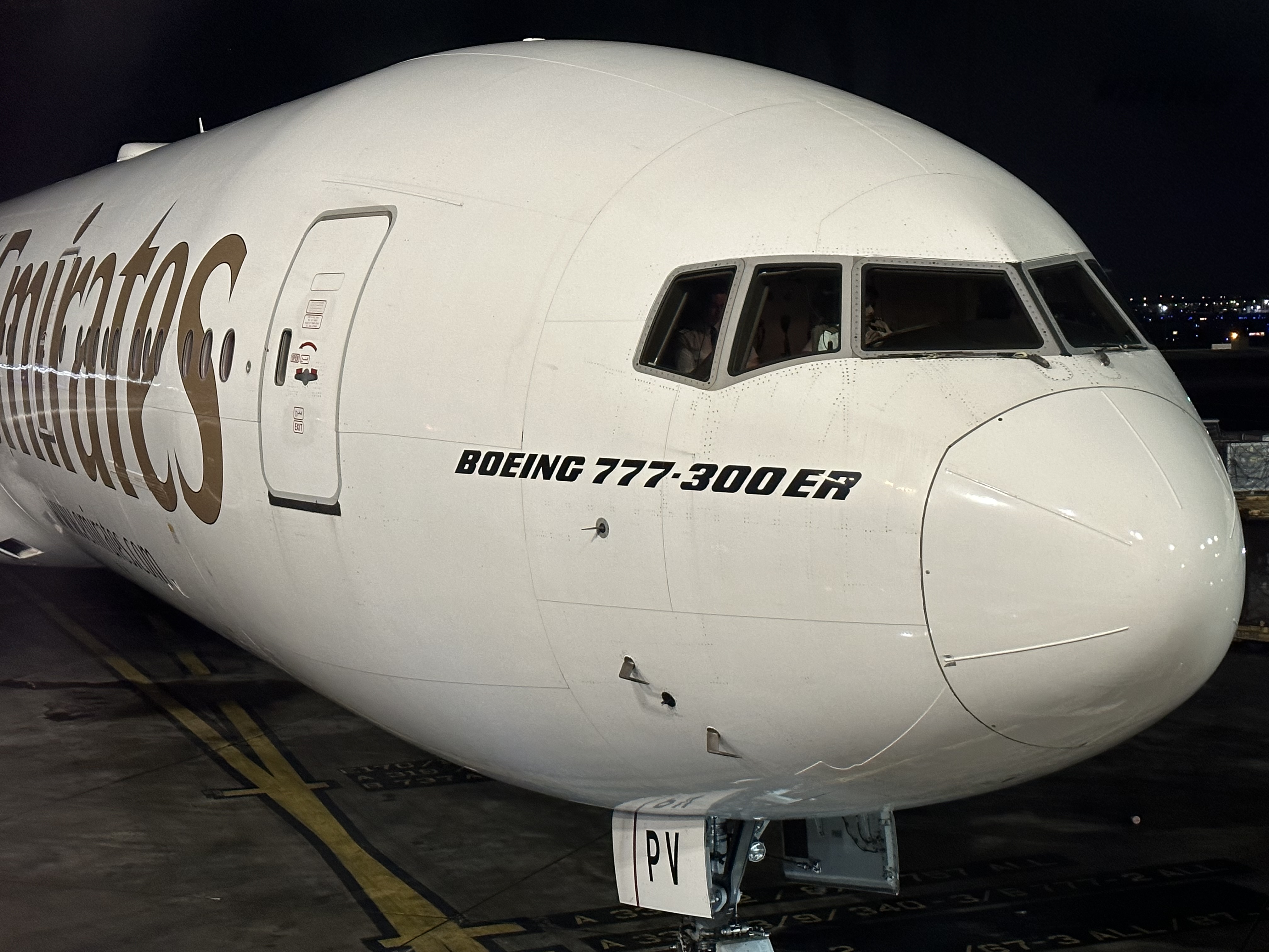 Full size: Emirates Boeing 777-300ER A6-EPV at Chicago O'Hare International Airport