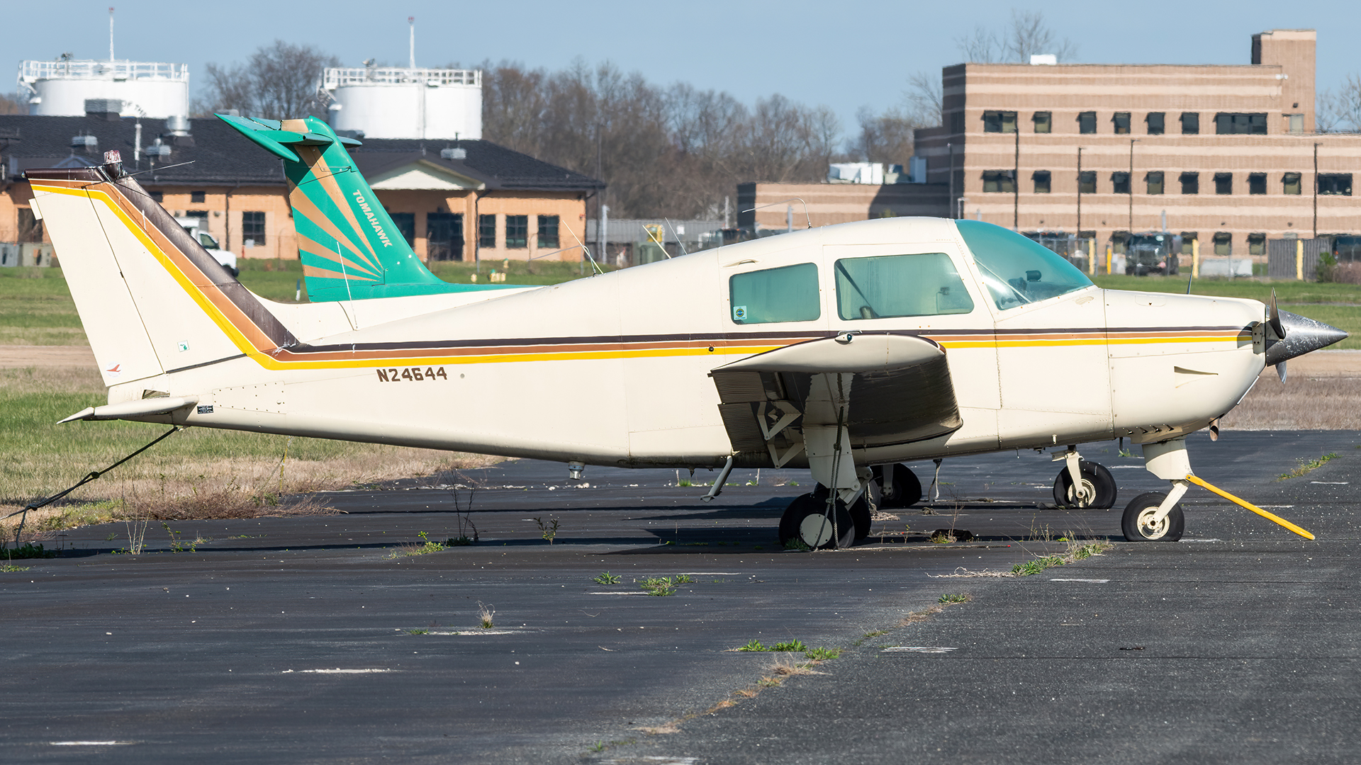 Full size: PRIVATE Beechcraft B19 Musketeer Sport N24644 at Martin State Airport