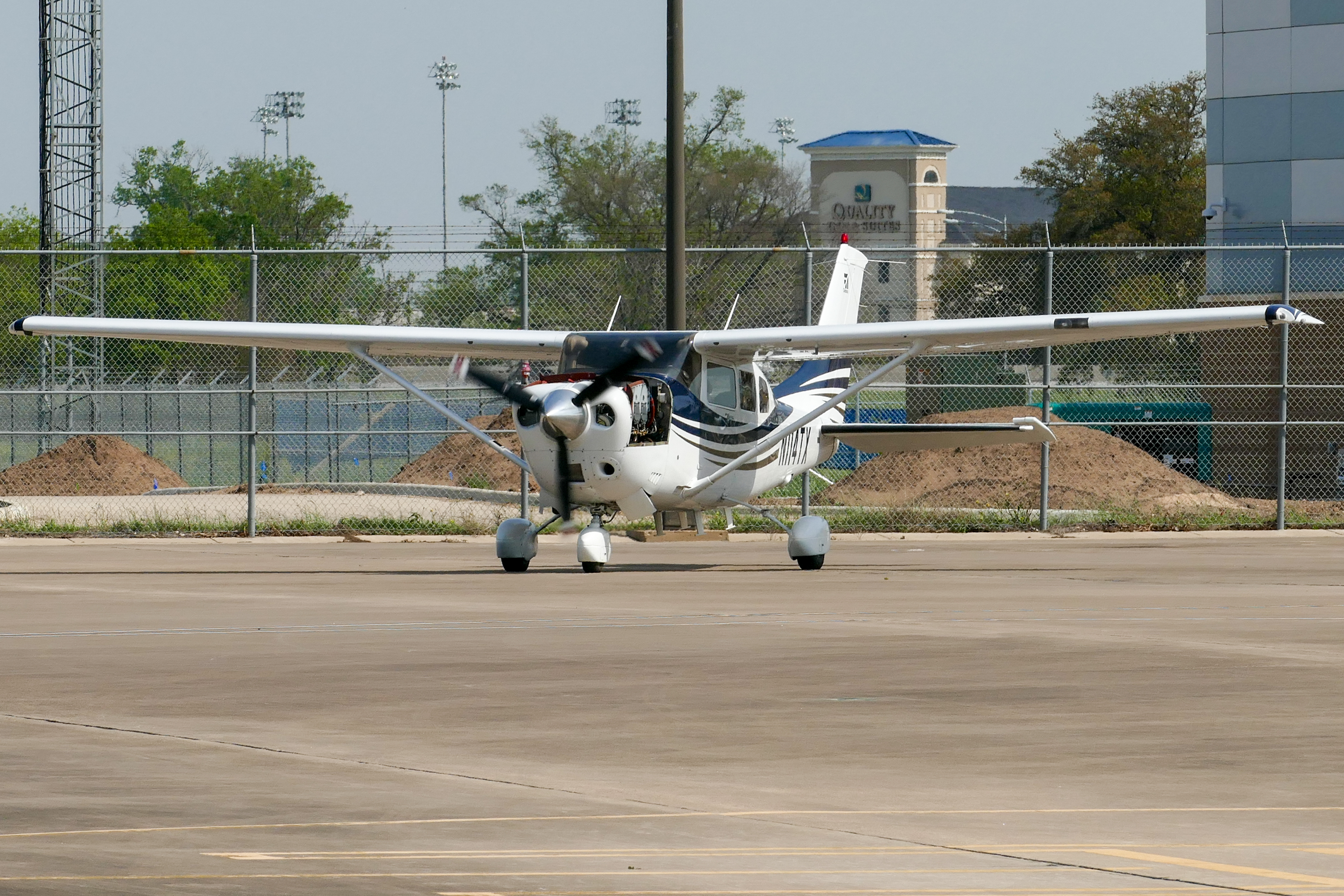 Full size: Texas Department of Public Safety  Cessna 206 N114TX  at Austin-Bergstrom International Airport