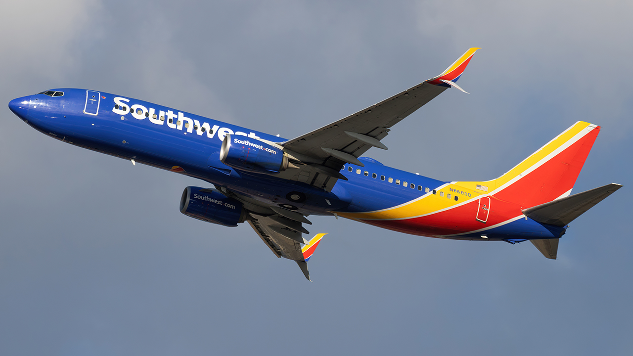 Full size: Southwest Airlines Boeing 737-800 N8683D at Baltimore/Washington International Thurgood Marshall Airport