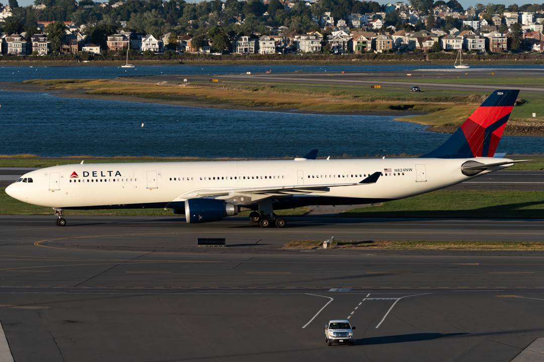 Full size: Delta Airlines Airbus A330-300 N824NW at General Edward Lawrence Logan International Airport