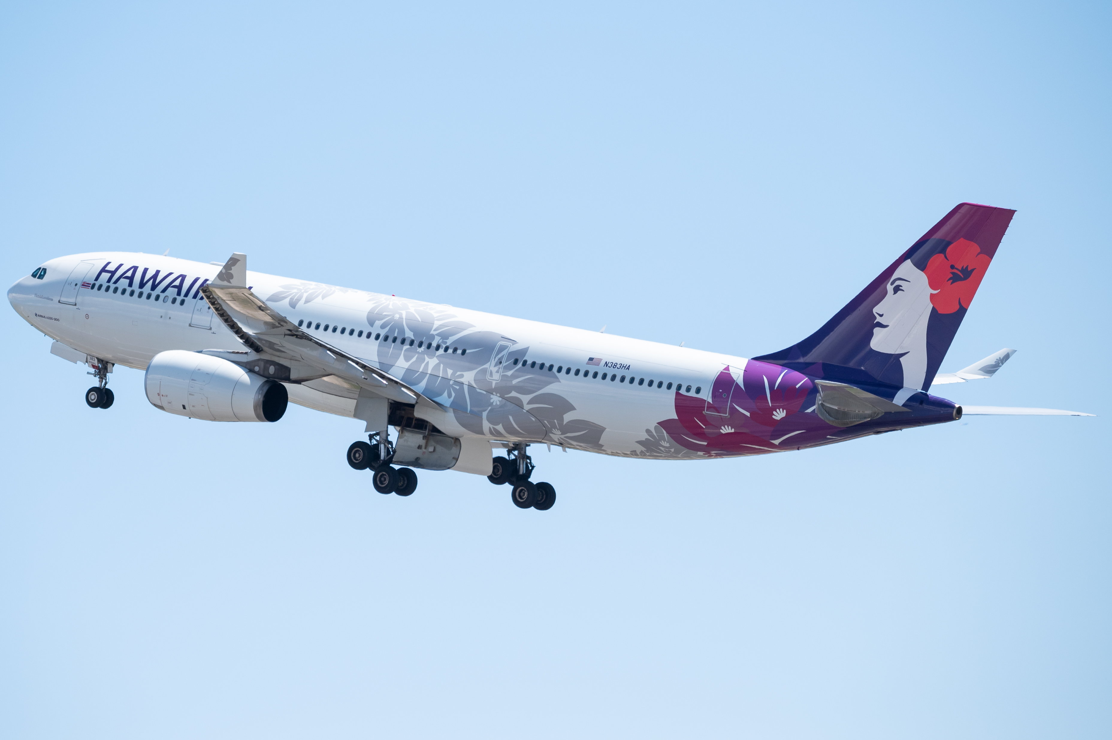 Full size: Hawaiian Airlines Airbus A330-200 N383HA at Daniel K Inouye International Airport