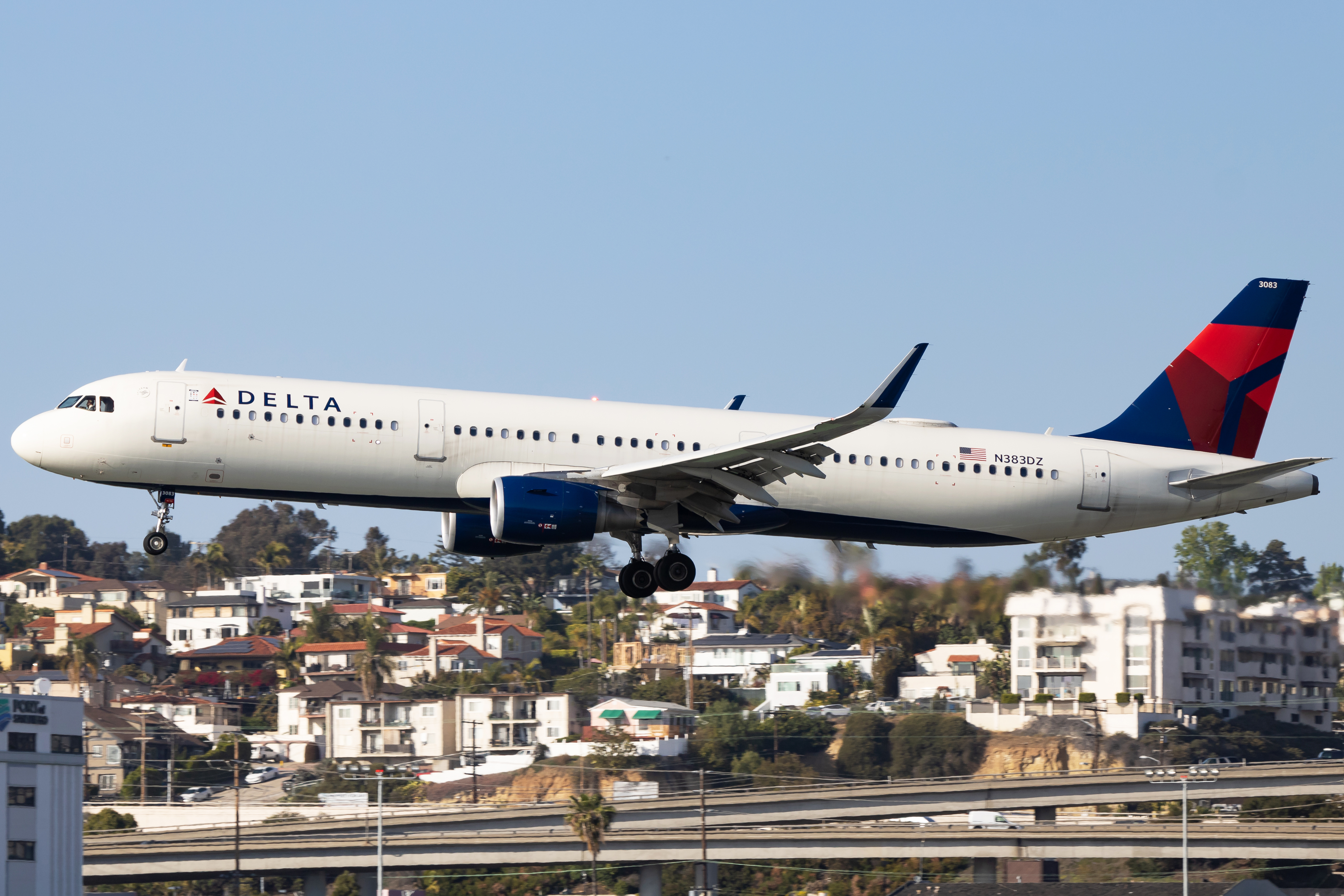 Full size: Delta Airlines Airbus A321-200 N383DZ at San Diego International Airport