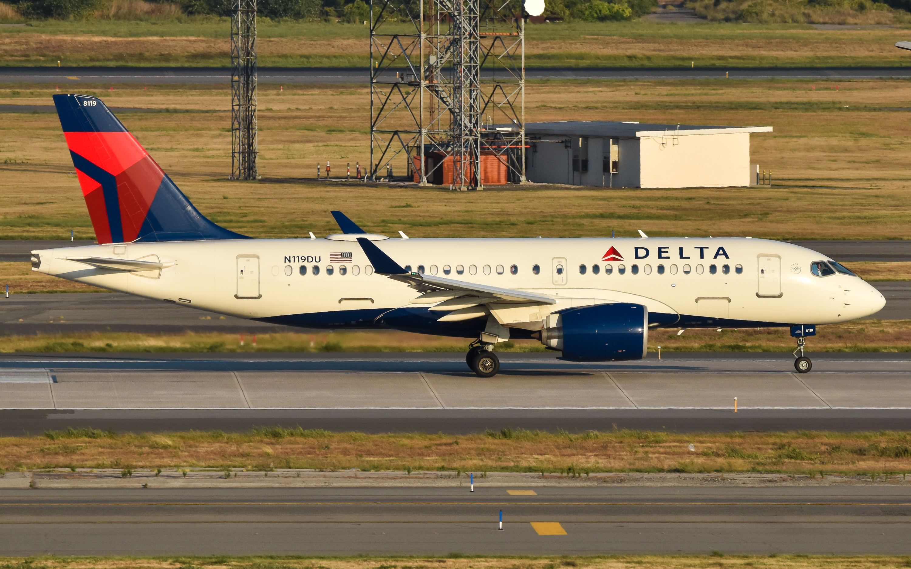 Full size: Delta Airlines Airbus A220-100 N119DU at John F. Kennedy International Airport