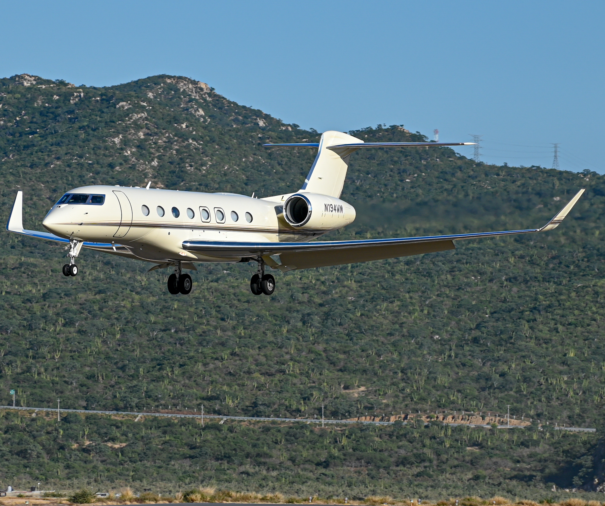 Full size: PRIVATE Gulfstream G650 N194WM at Aeropuerto de Cabo San Lucas Internacional