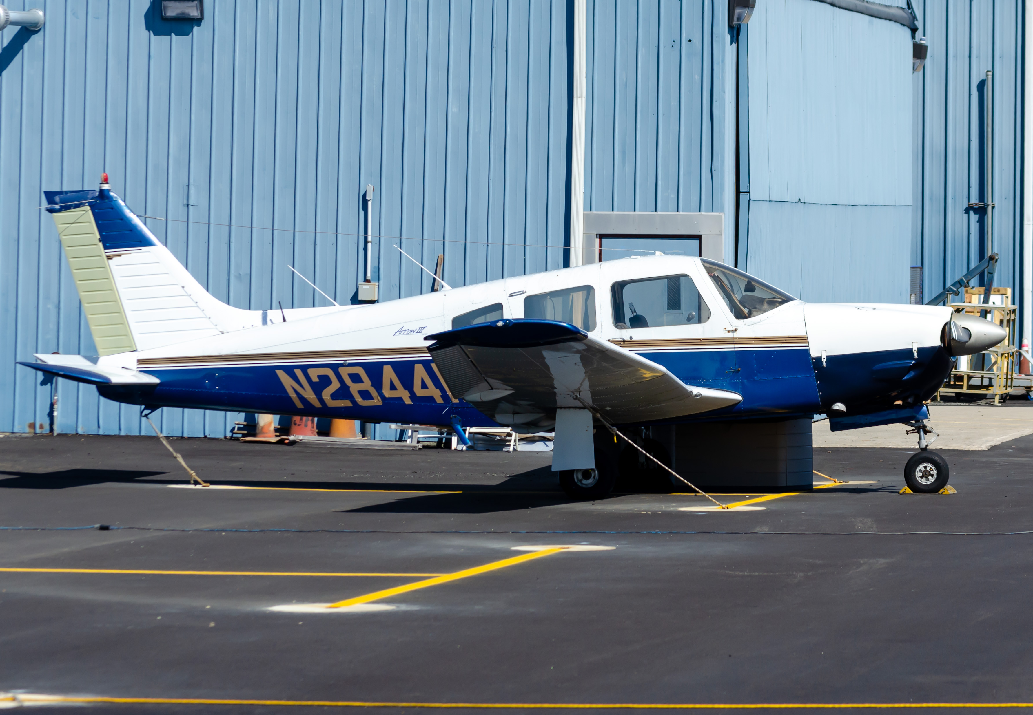 Full size: PRIVATE piper pa-28 N1844R at Toms River Ocean County Airport