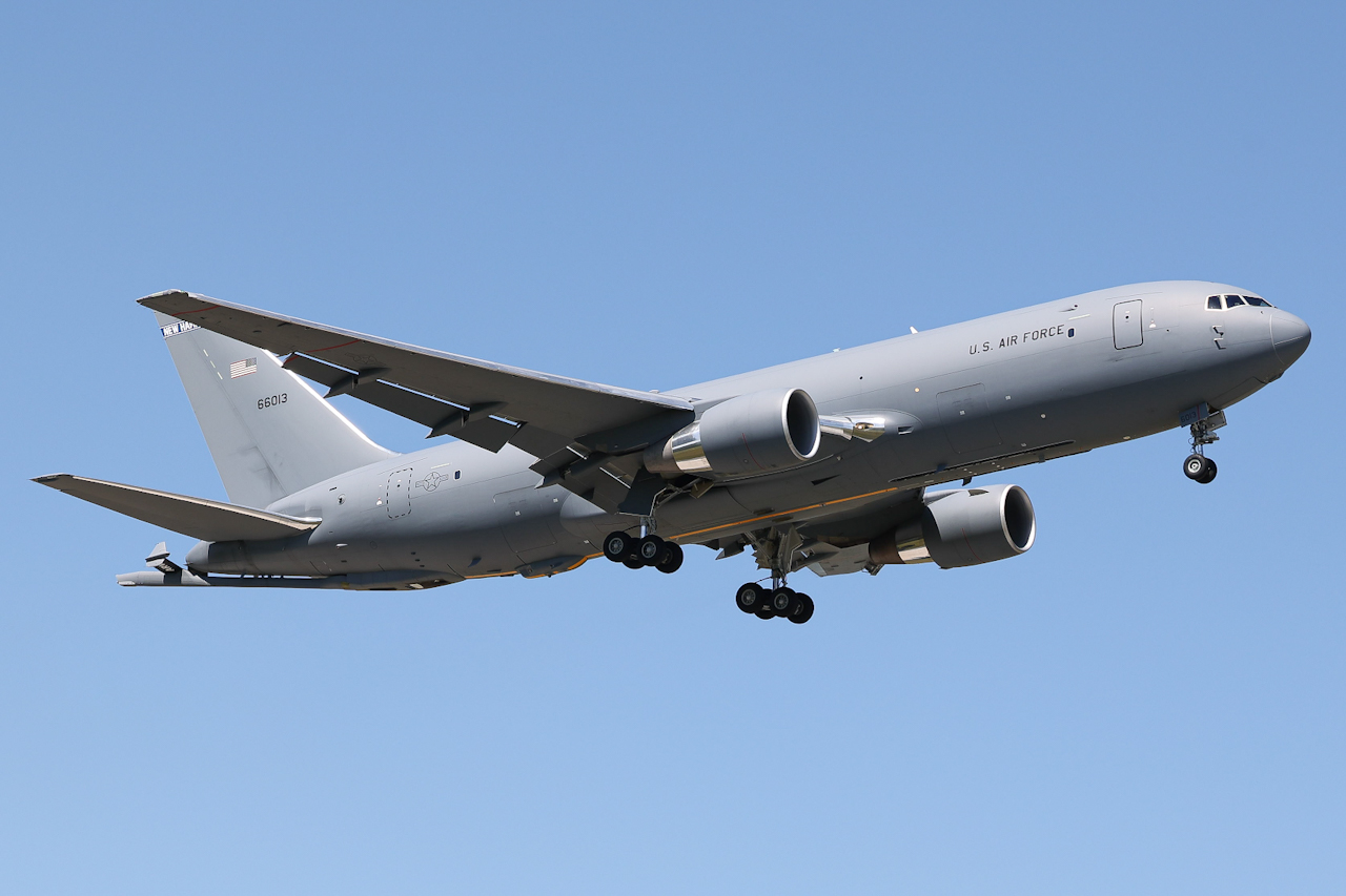 Full size: USAF - United States Air Force Boeing KC-46A Pegasus 16-46013 at Portsmouth International Airport at Pease