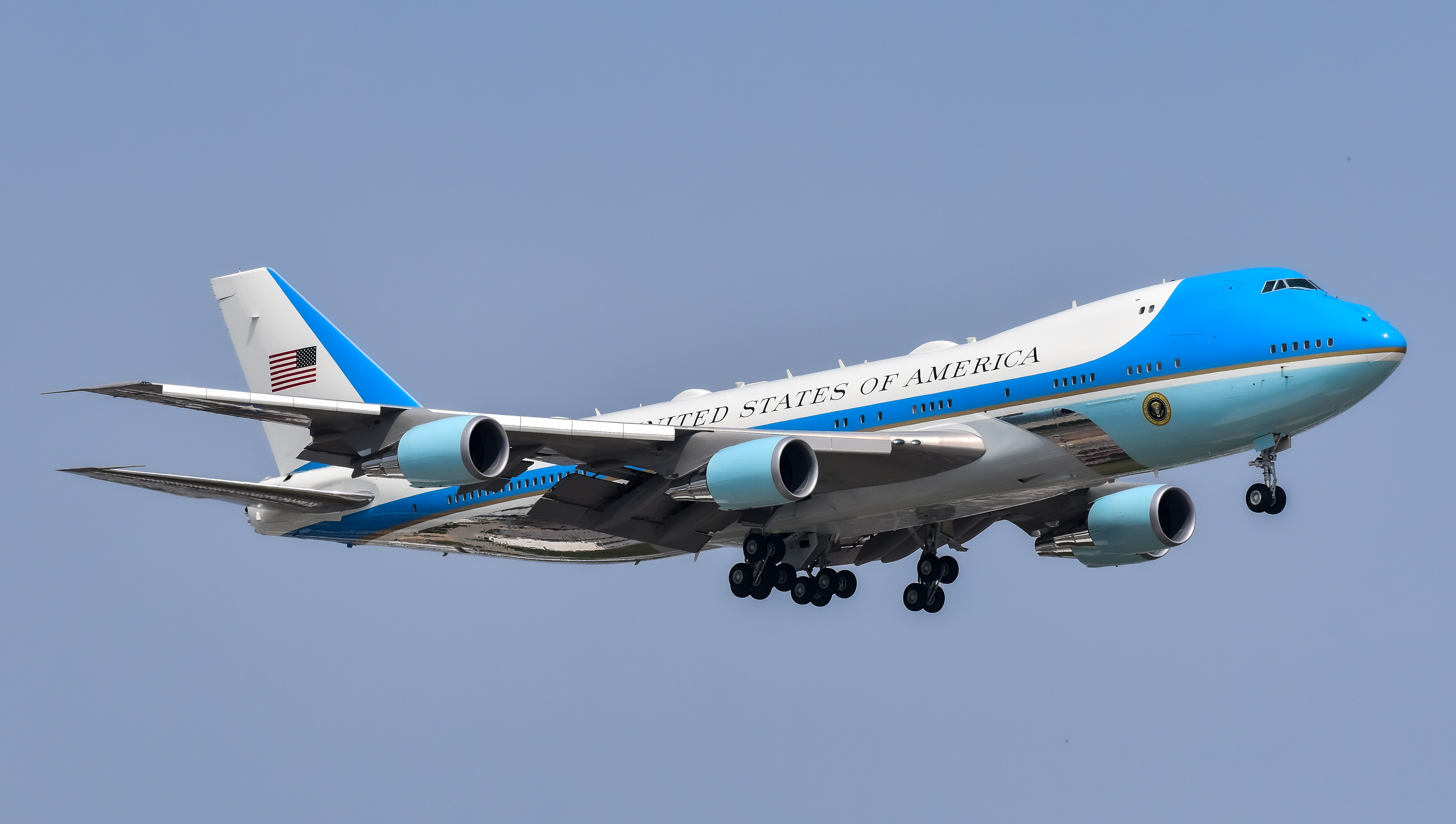 Full size: USAF - United States Air Force Boeing VC-25A 82-8000 at Chicago O'Hare International Airport