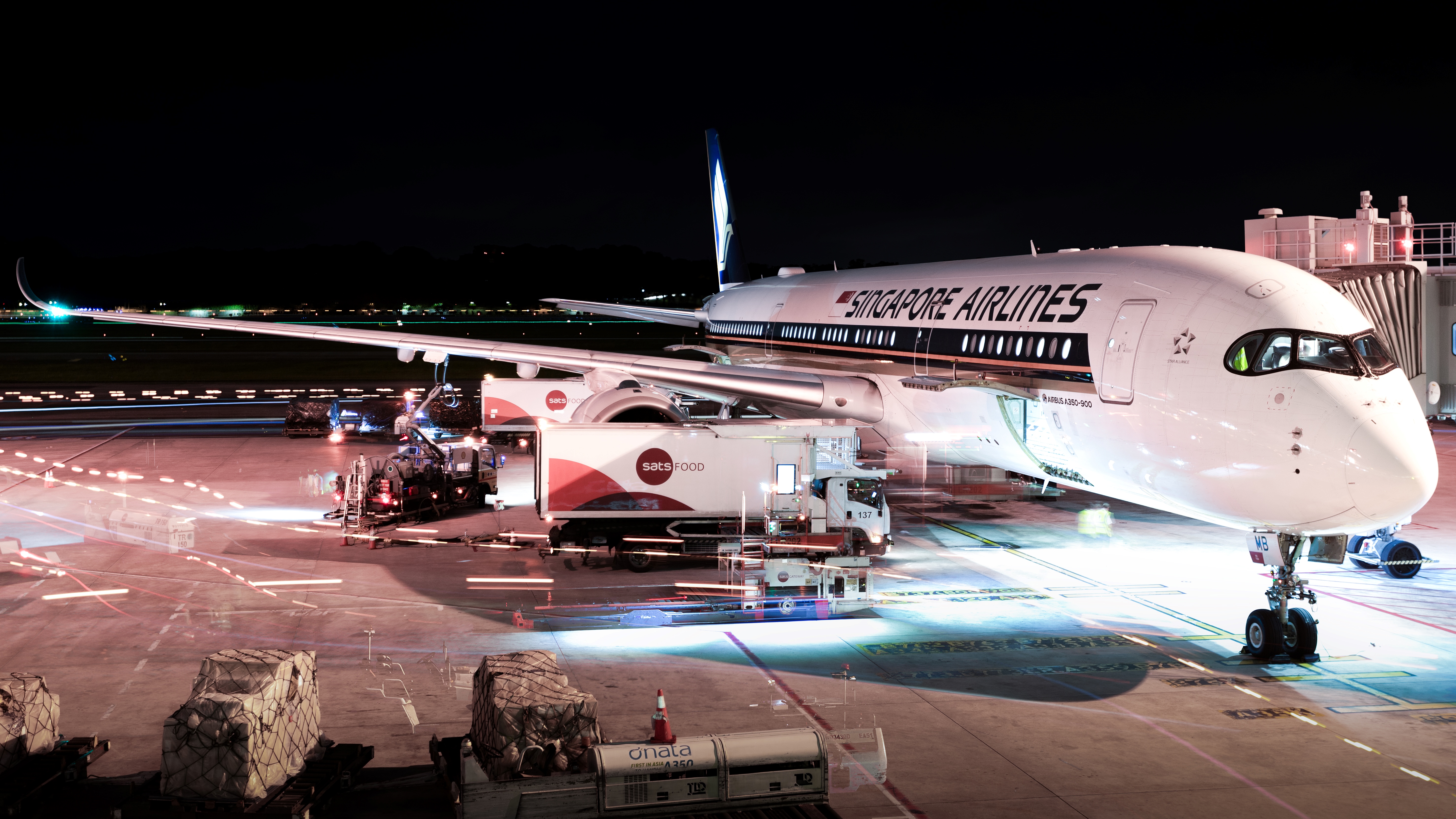 Full size: Singapore Airlines Airbus A350-900 9V-SMB at Singapore-Changi Airport