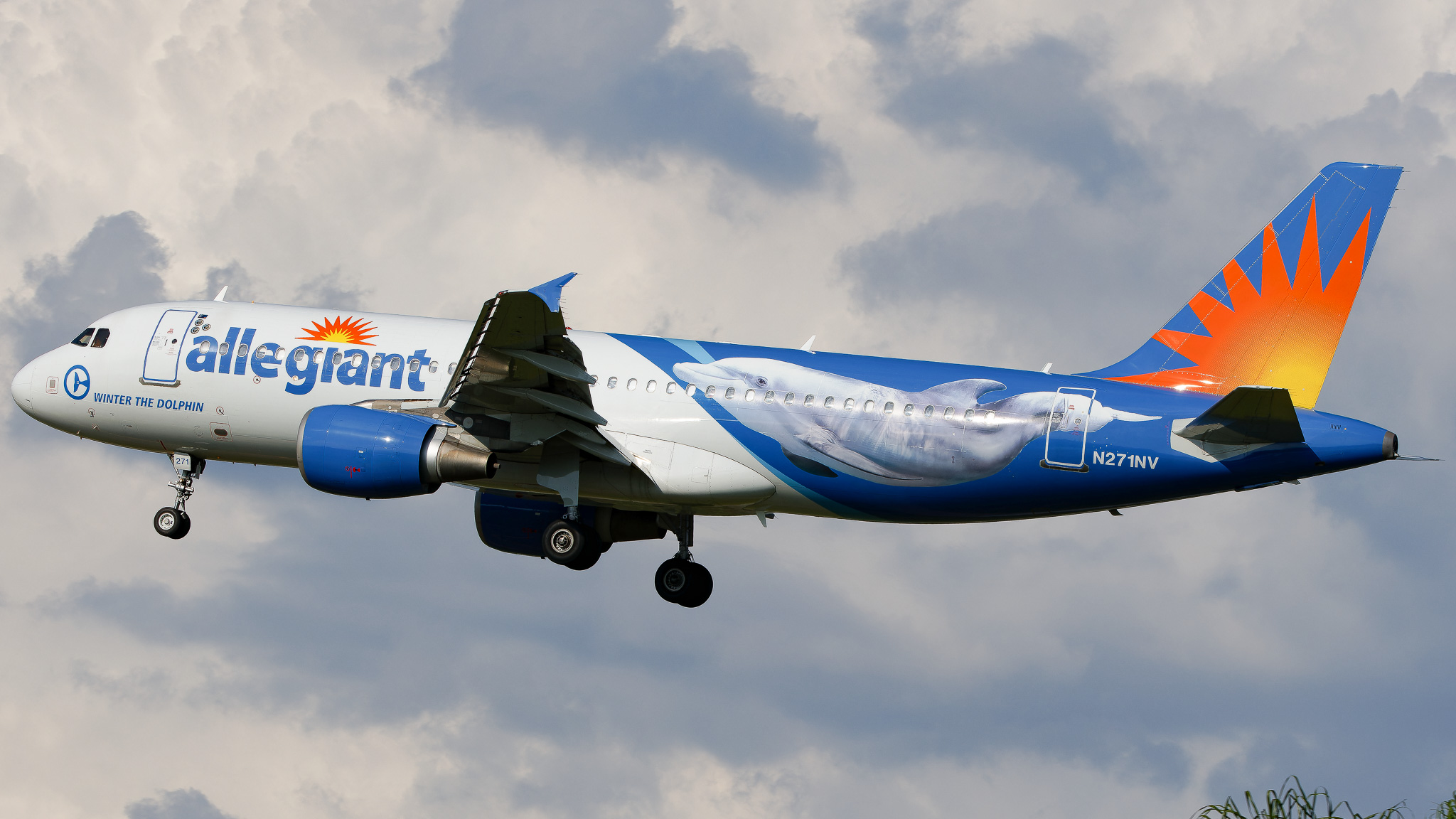 Full size: Allegiant Airbus A320 N271NV at St. Petersburg Clearwater International Airport