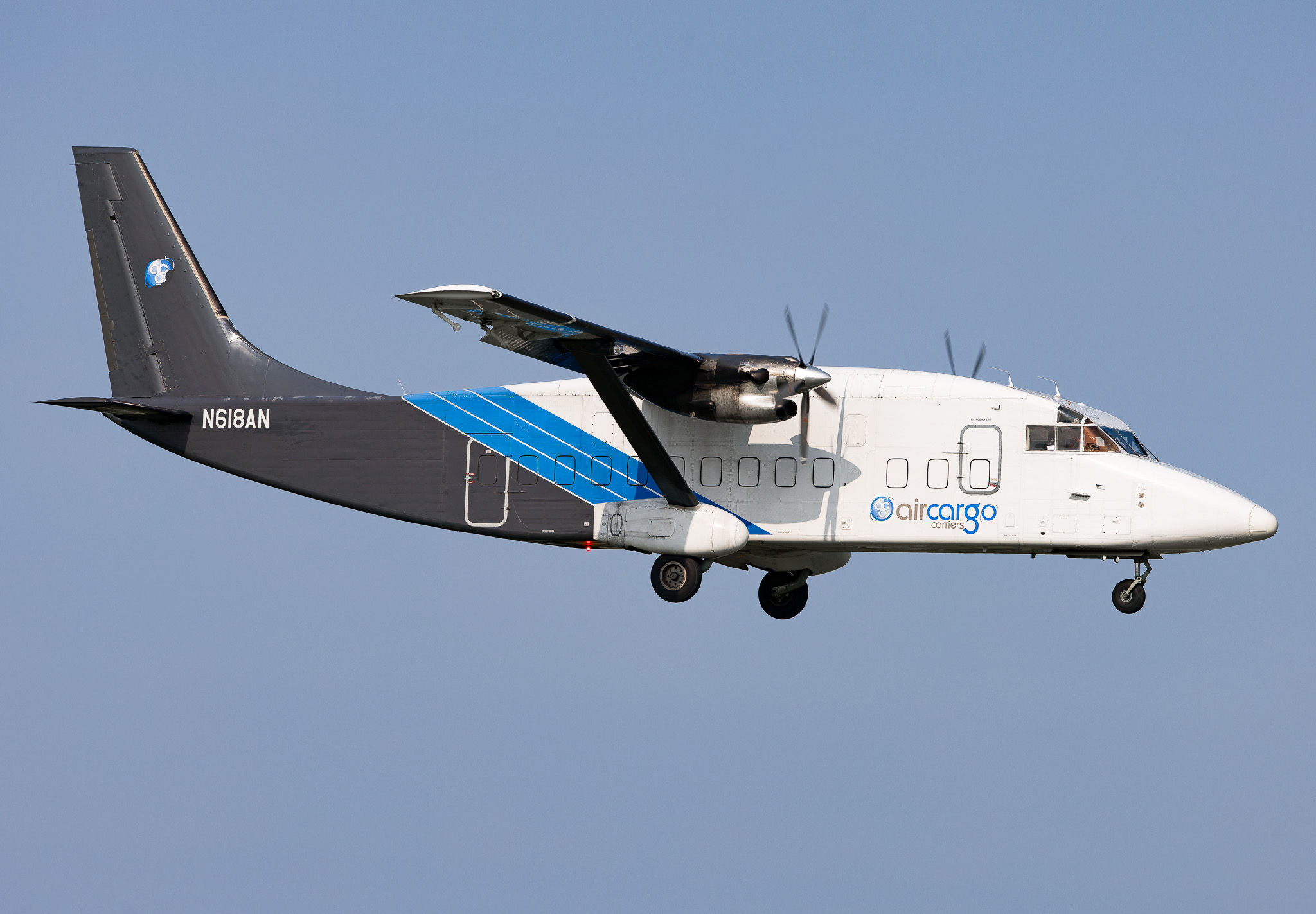 Full size: Air Cargo Carriers Short 360-200 N618AN at General Mitchell International Airport