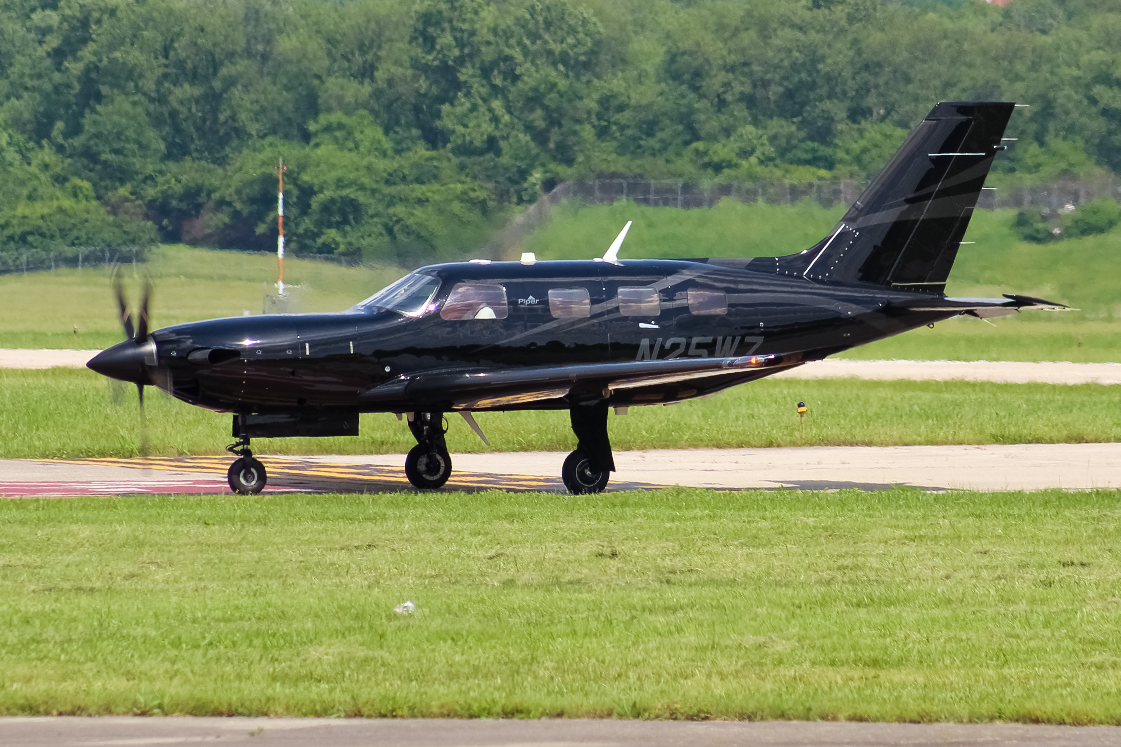 Full size: PRIVATE  Piper PA-46 N25WZ at Cincinnati Municipal Airport/Lunken Field