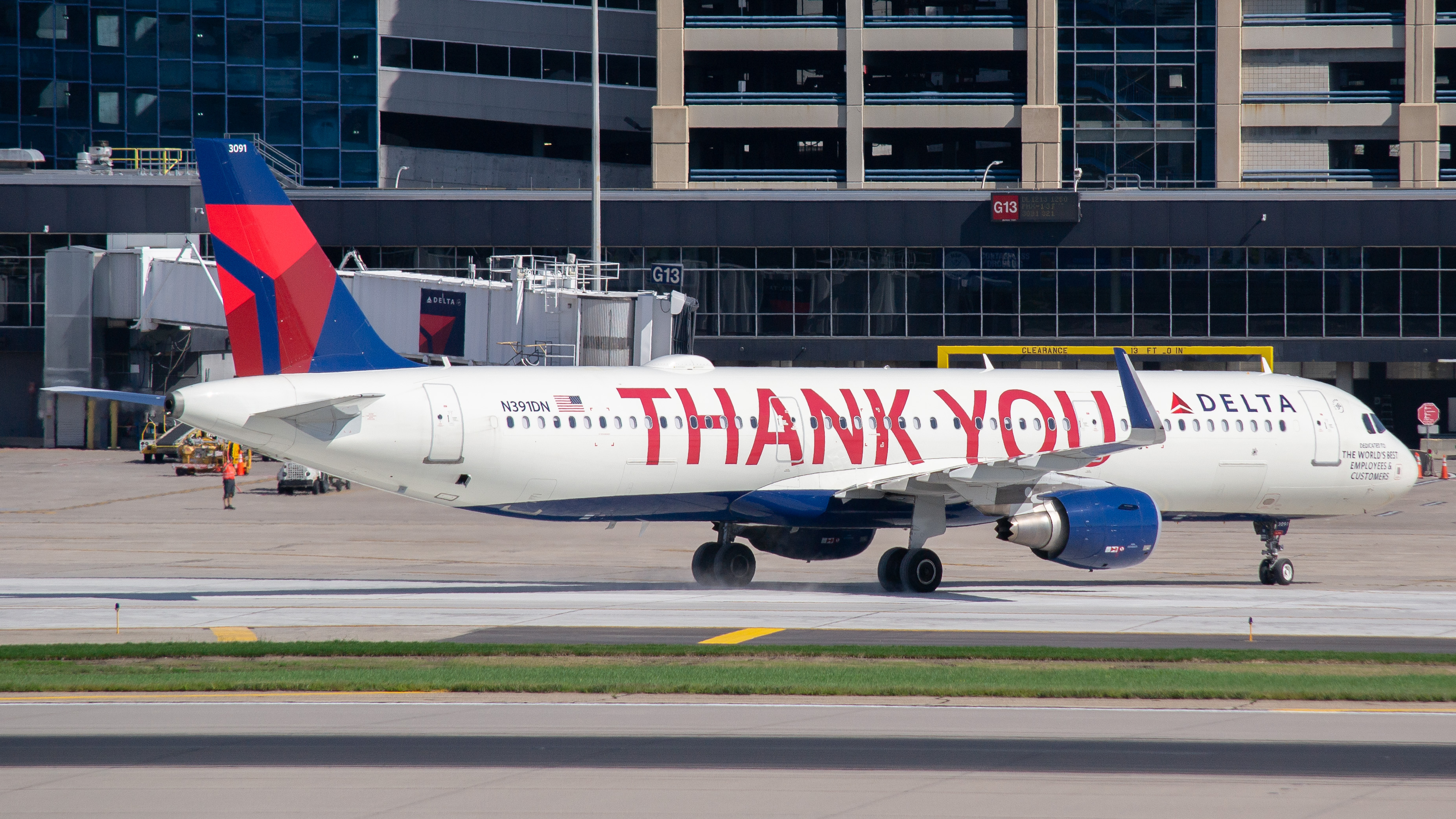 Full size: Delta Airlines Airbus A321-200 N391DN at Minneapolis-St Paul International/Wold-Chamberlain Airport