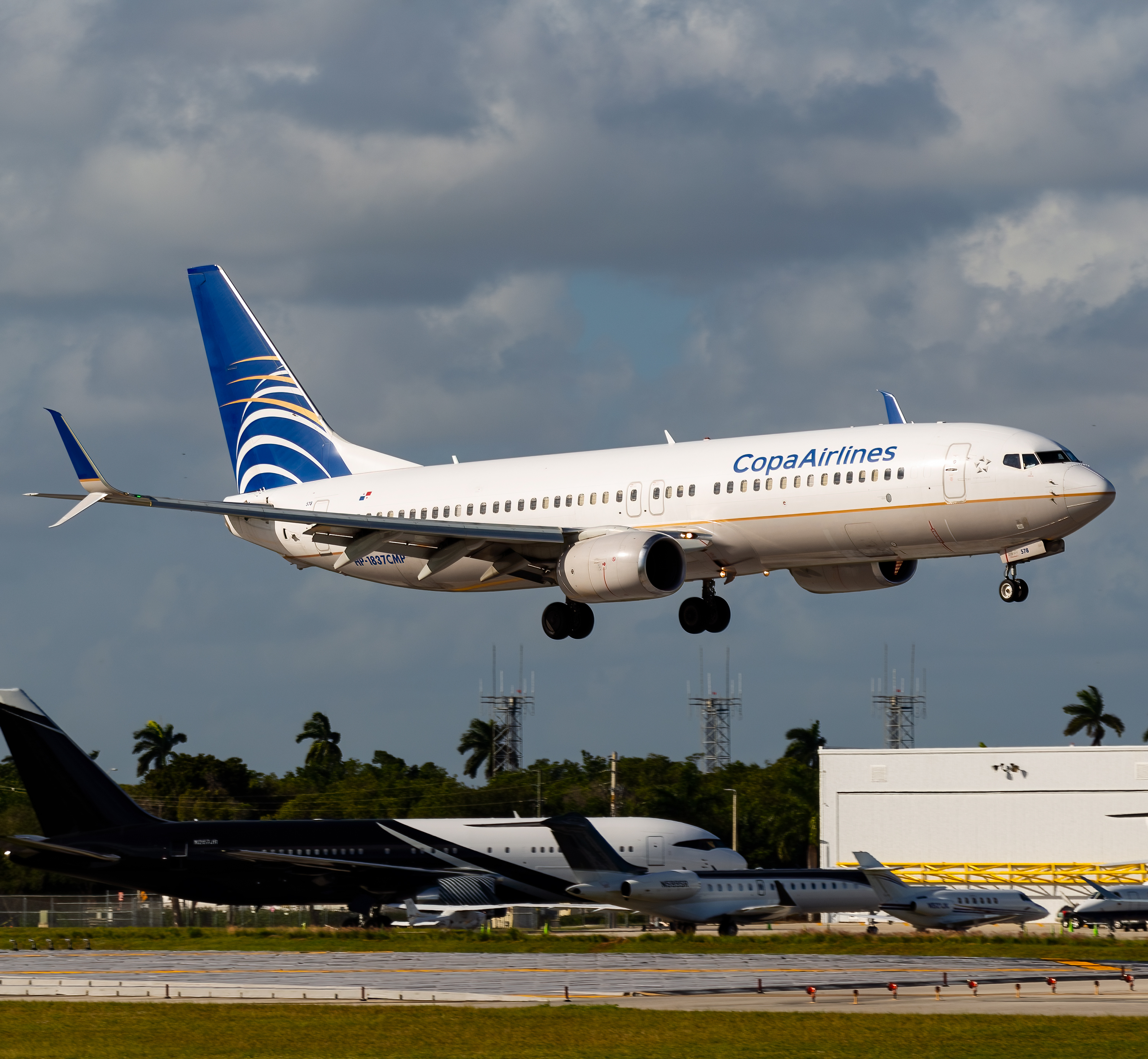 Full size: Copa Airlines Boeing 737-800 HP-1837CMP at Fort Lauderdale/Hollywood International Airport
