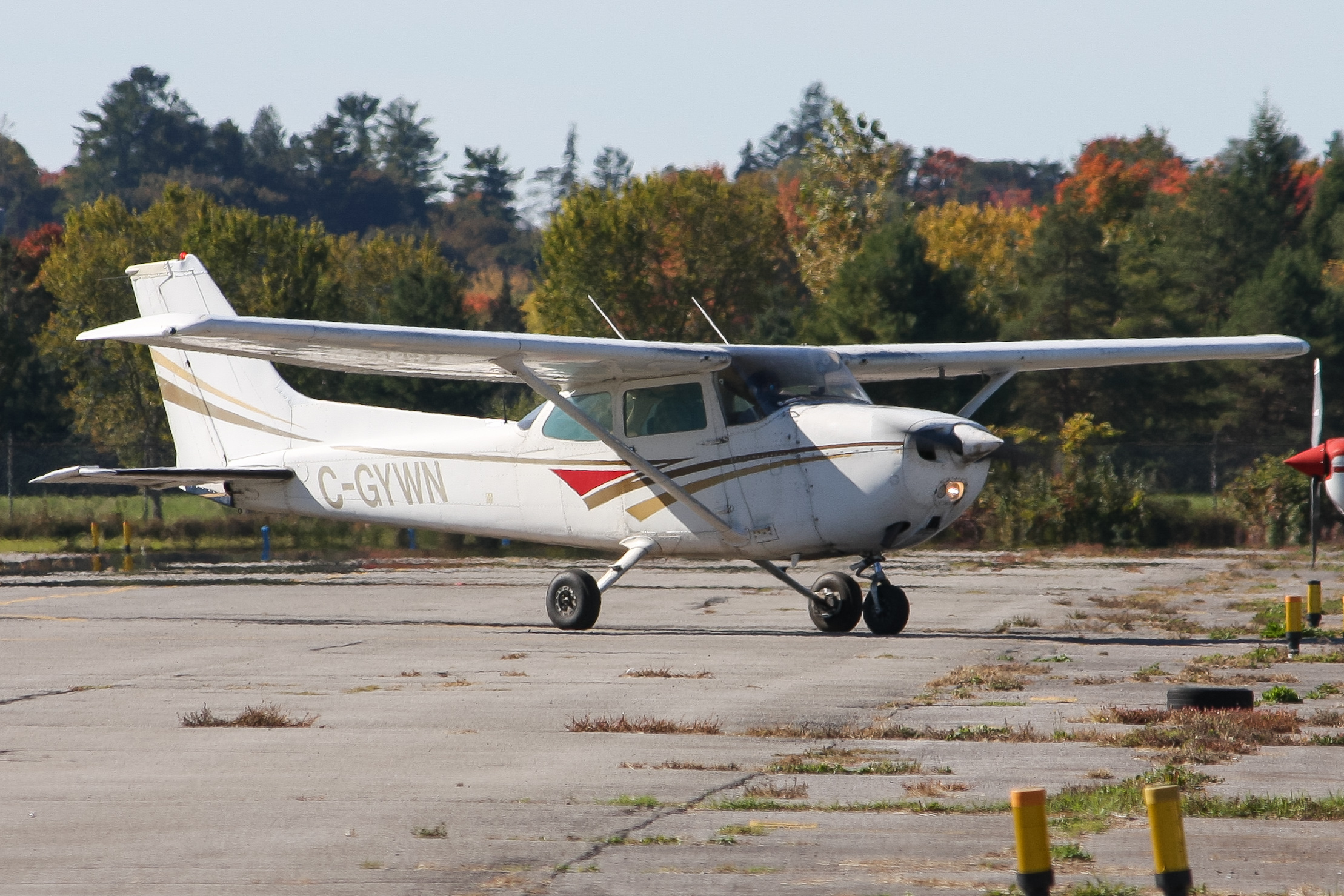 Full size: Rockcliffe Flying Club Cessna 172 C-GYWM at Ottawa / Rockcliffe Airport