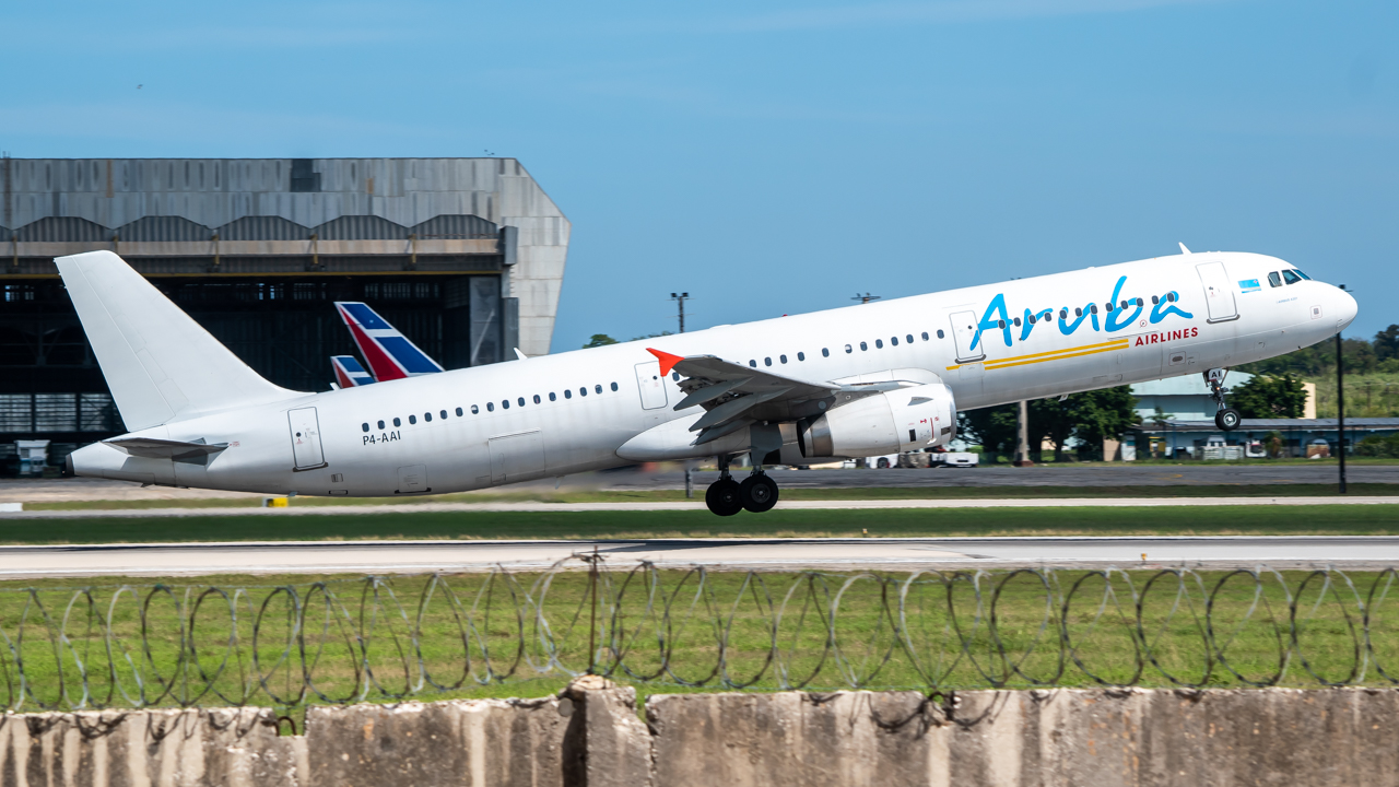 Full size: Aruba Airlines Airbus A321-200 P4-AAI at Jose Marti International Airport