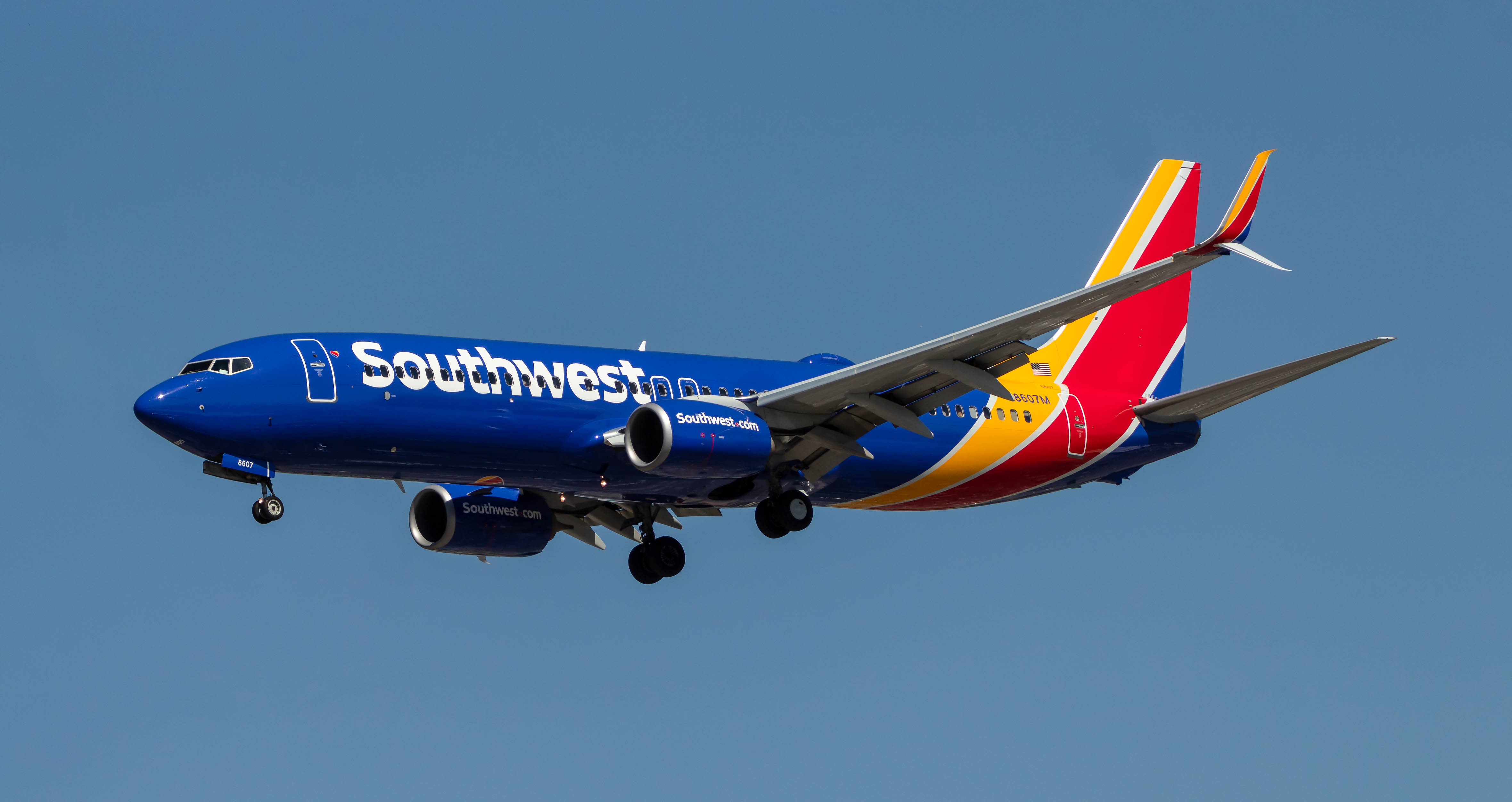 Full size: Southwest Airlines Boeing 737-800 N8607M at Los Angeles International Airport