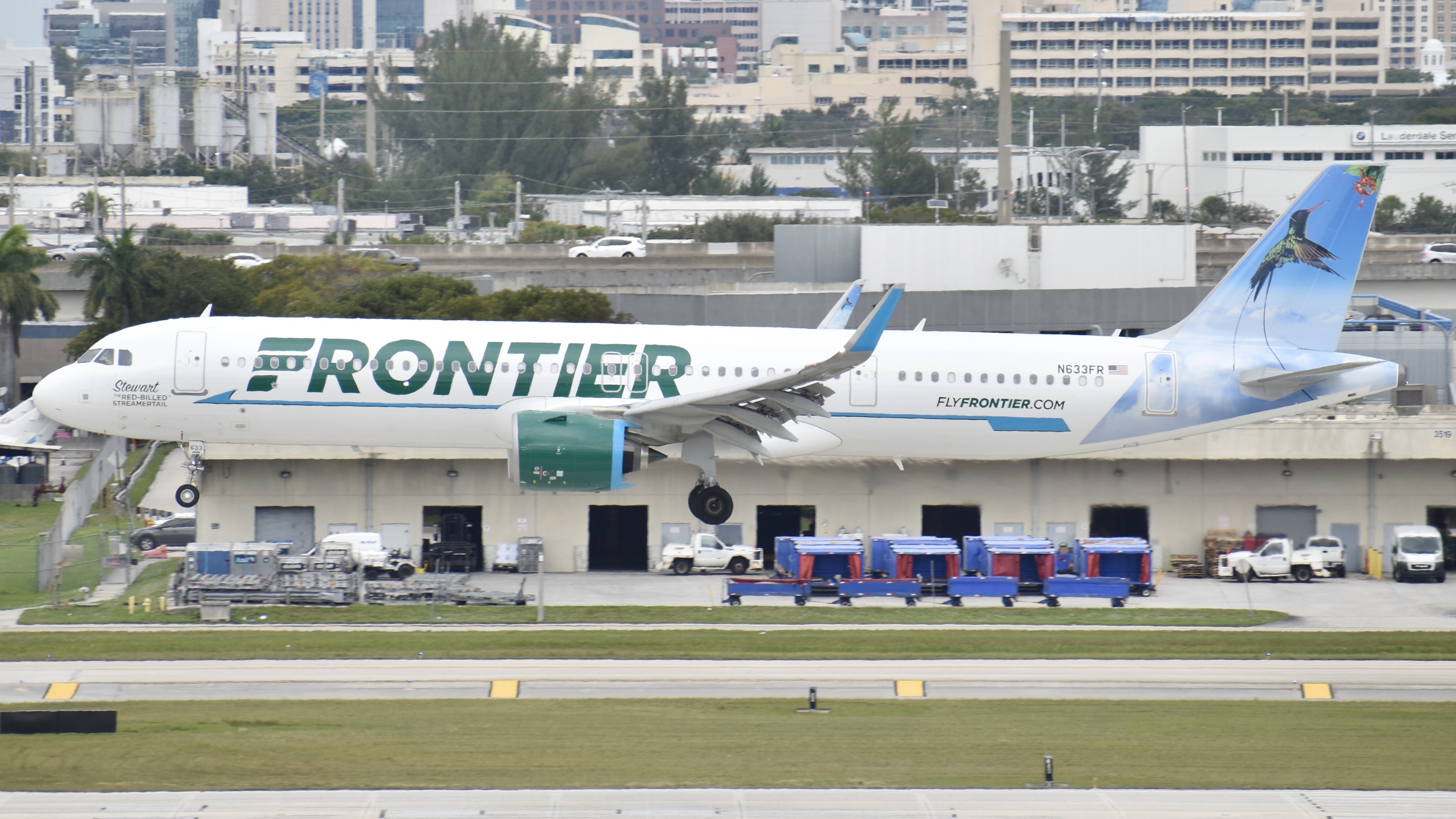 Full size: Frontier Airlines Airbus A321NEO N633FR at Fort Lauderdale/Hollywood International Airport